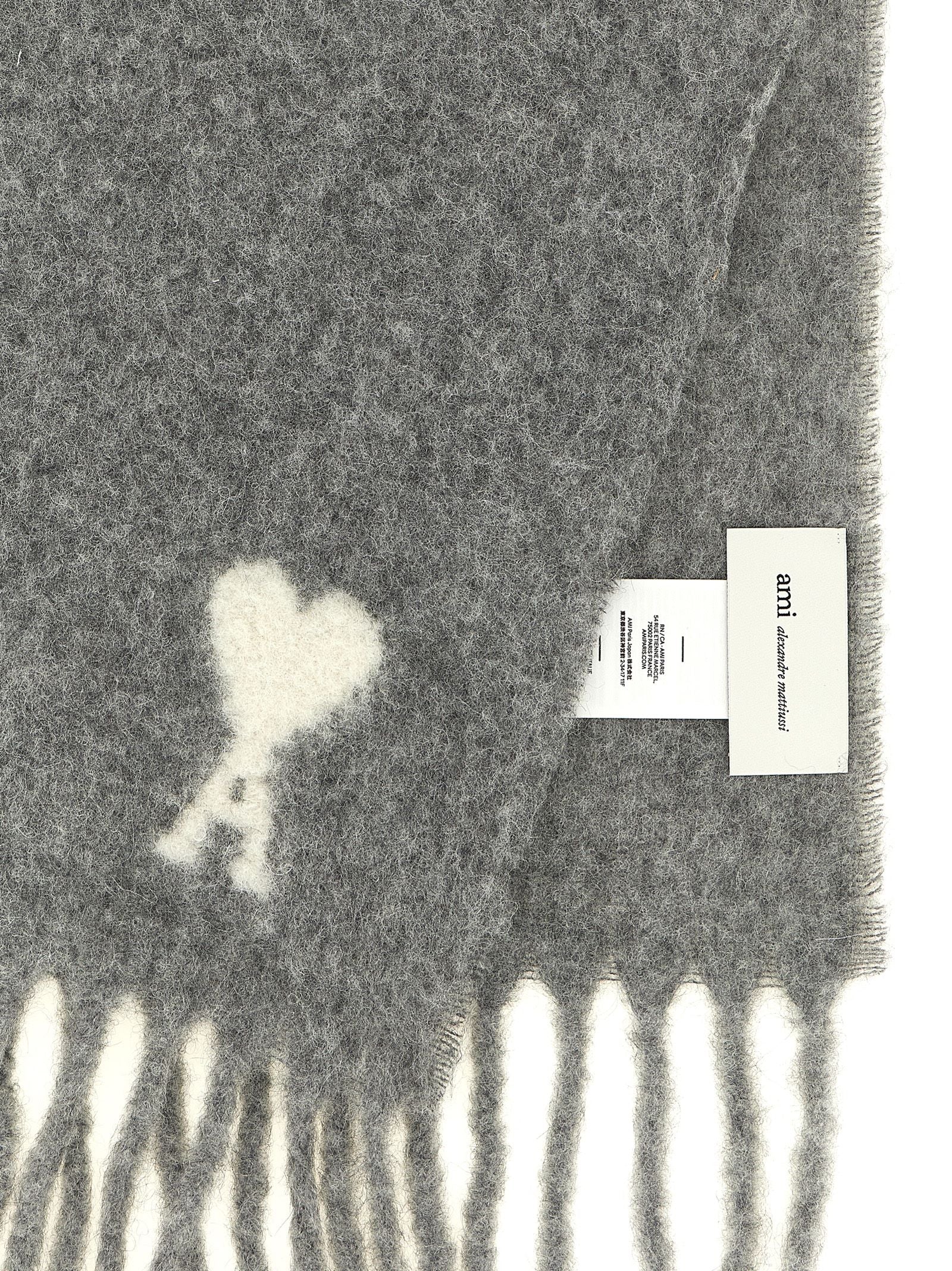 Ami Paris Adc Logo Scarf And Fringes – 72% wp, 18% pa, 10% wo - view 3