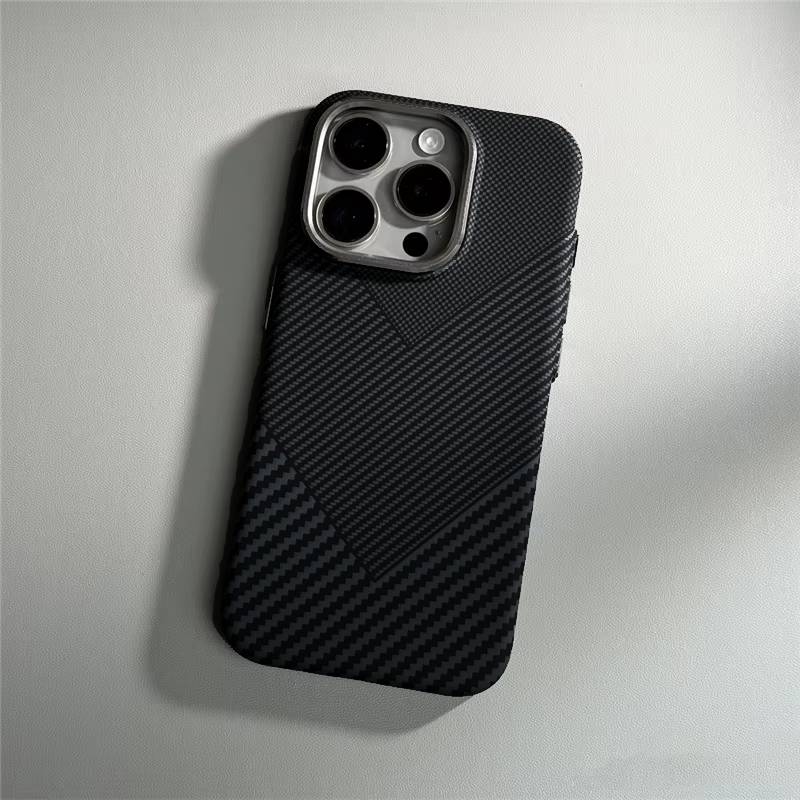 Million Cases iPhone 16 Series Rugged Elite Carbon Fiber Armor Case - view 6