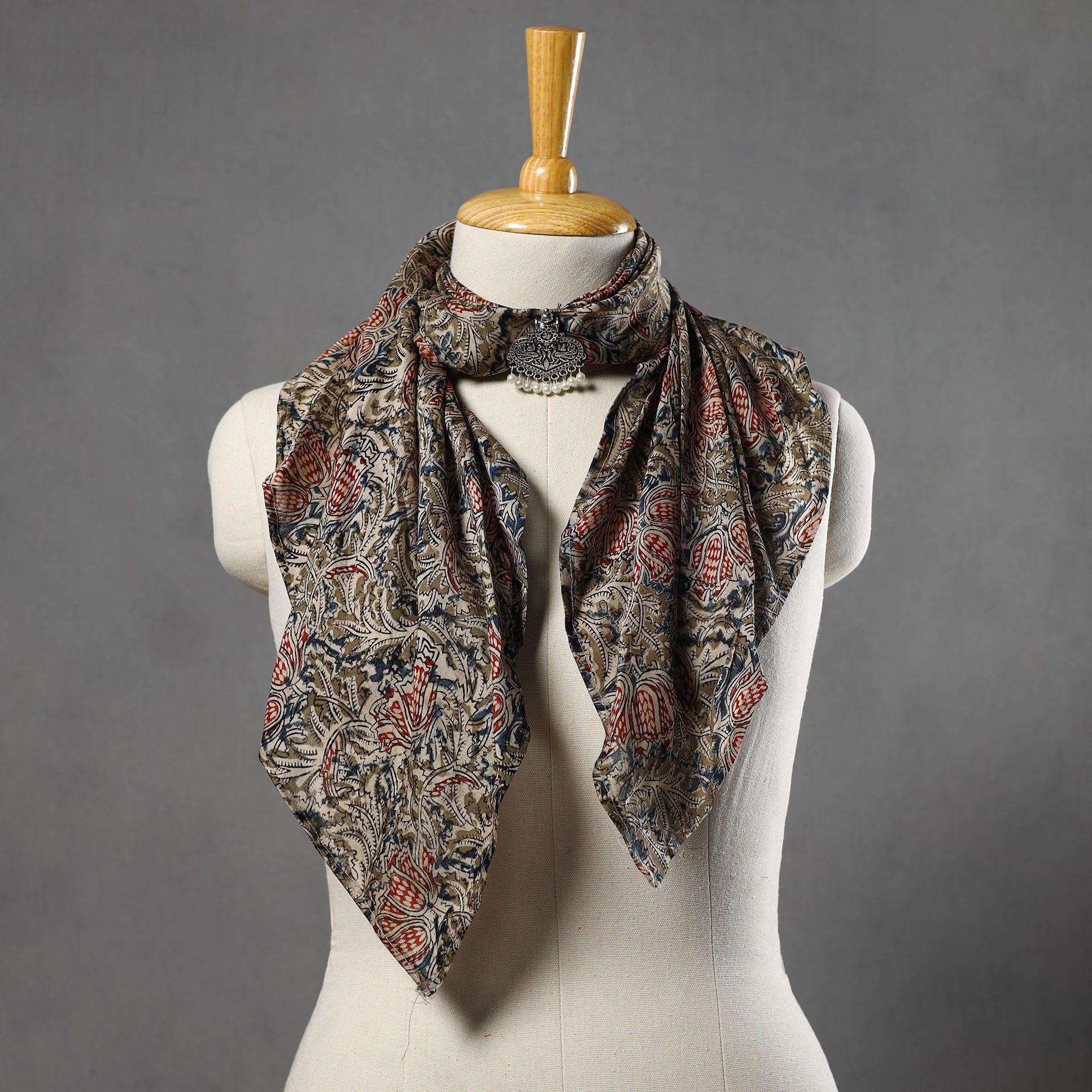 HAVELI CHRONICLES Block Printed Chanderi Silk Pendant Necklace Scarf 13