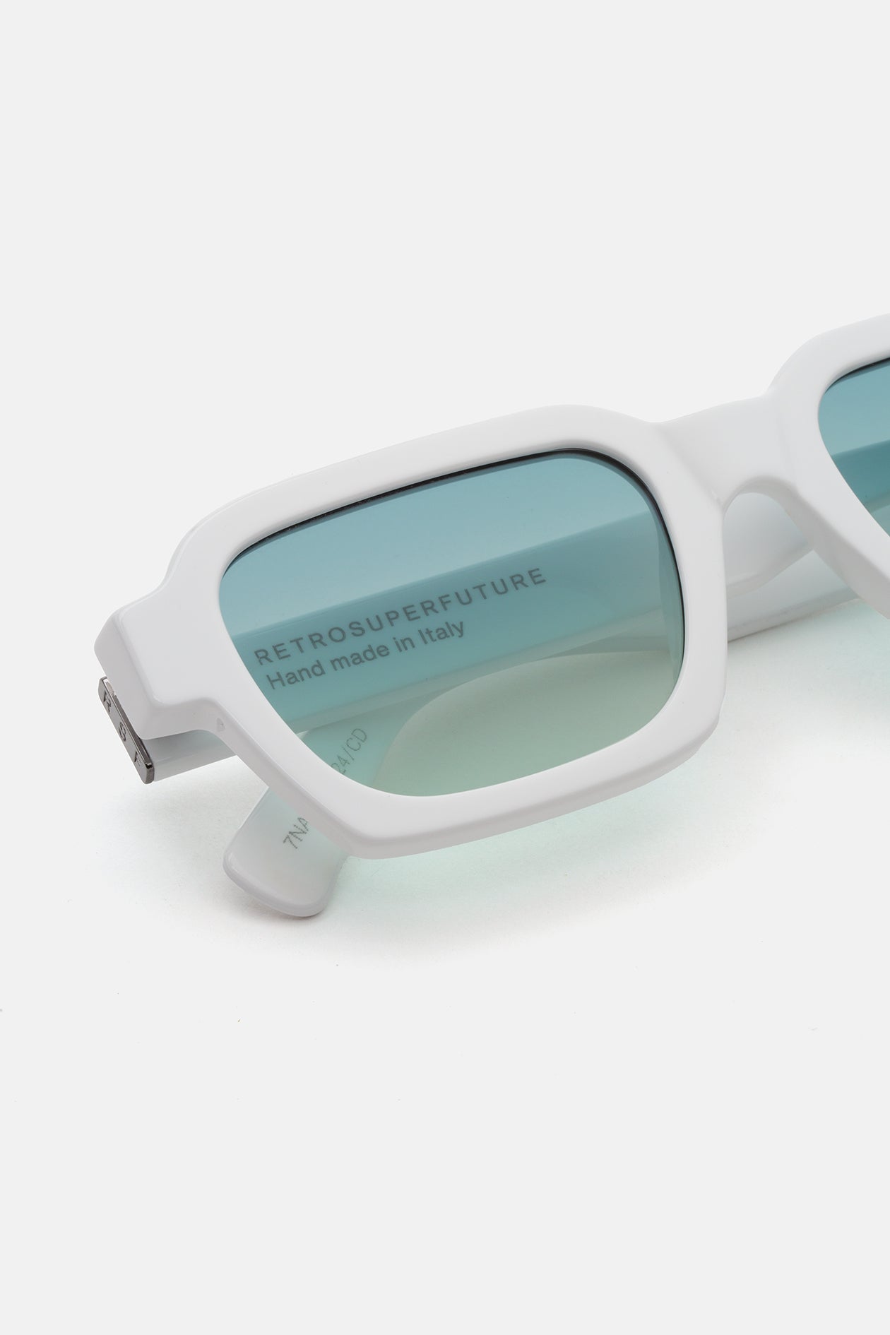 RETROSUPERFUTURE CARO - White Fade - view 3