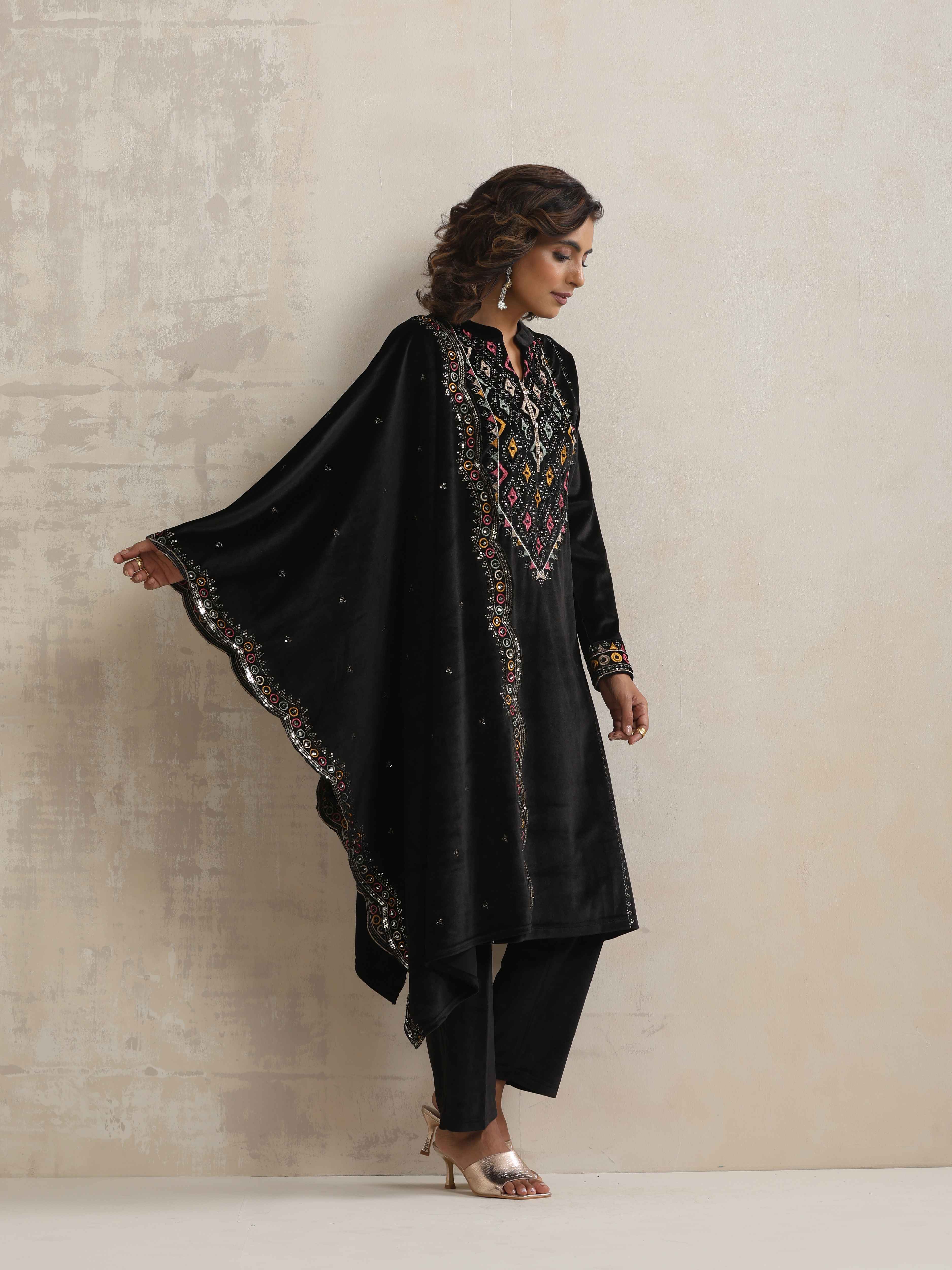 trueBrowns Black Velvet Geometric Embroidered Kurta Pant Dupatta Set - view 3