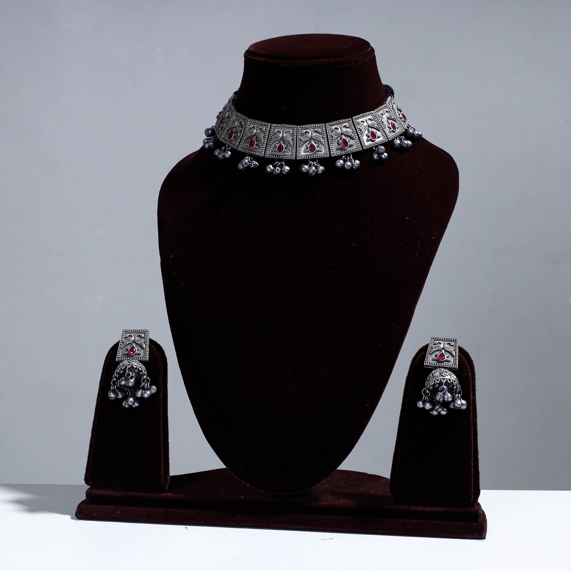 WHITE RIVER STORIES Antique Silver Finish Oxidised Brass Base Necklace Set