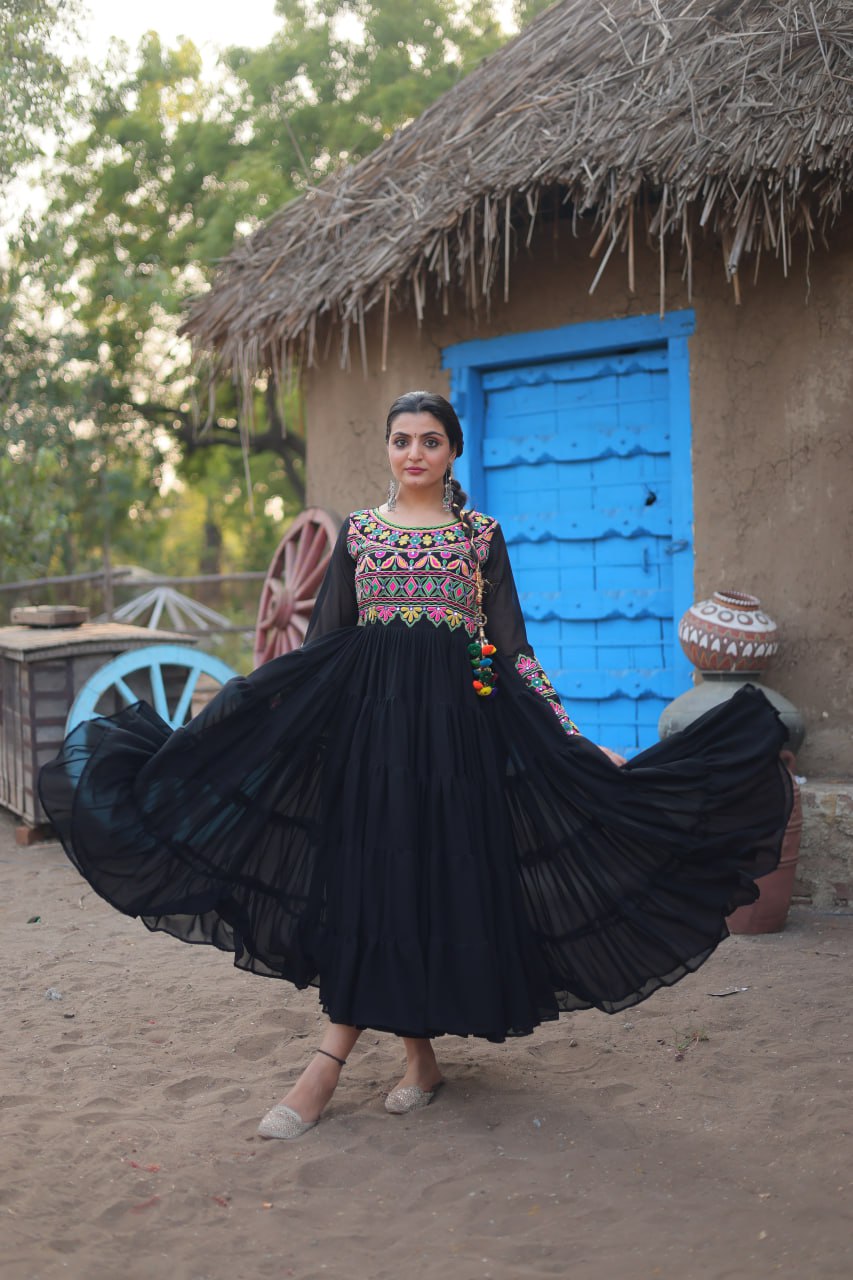 Clothsvilla Black Elegant Faux Blooming Gown with Kutchi Gamthi Work - view 2