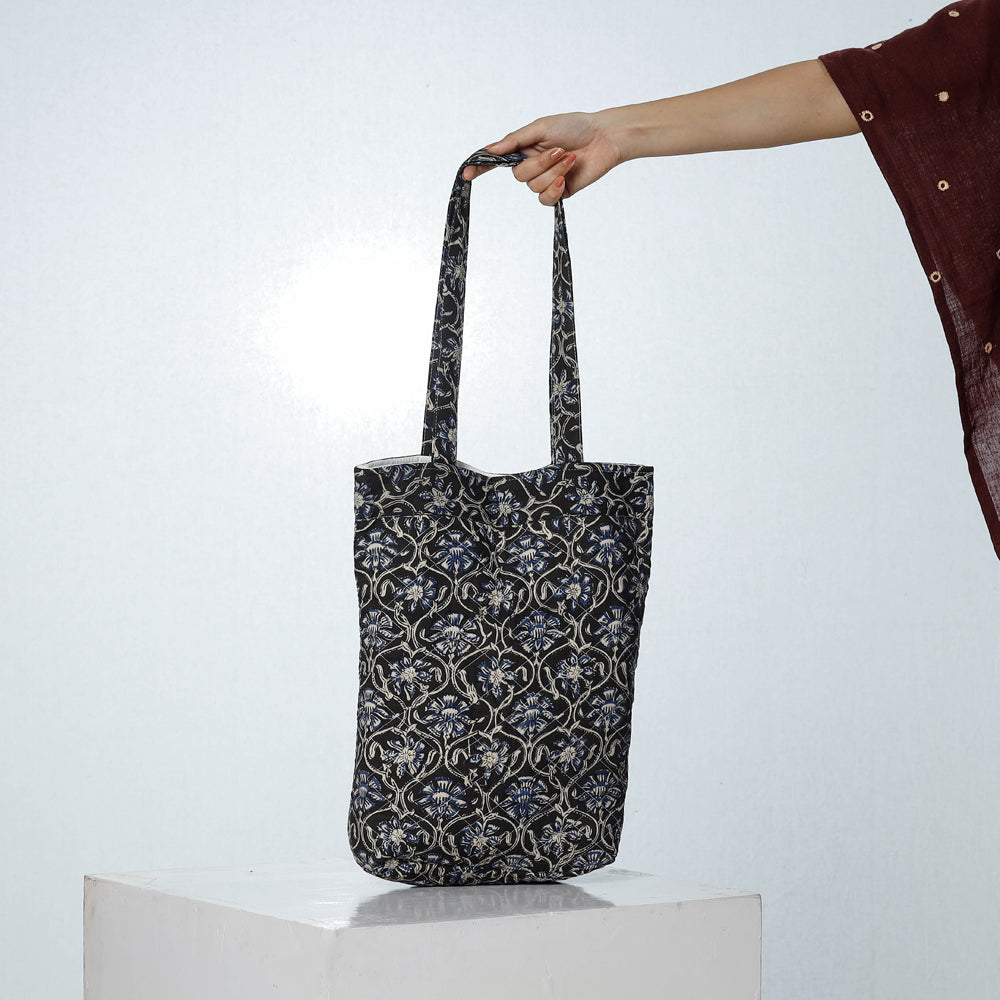 CHUTNEY CRAFT STUDIO Black - Handcrafted Quilted Sanganeri Block Printed Shoulder Bag - view 4