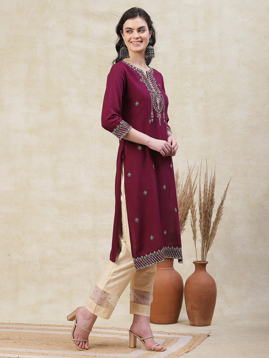 Fashor Solid Zari, Mirror & Sequins Embroidered Kurta - Mauve - view 5