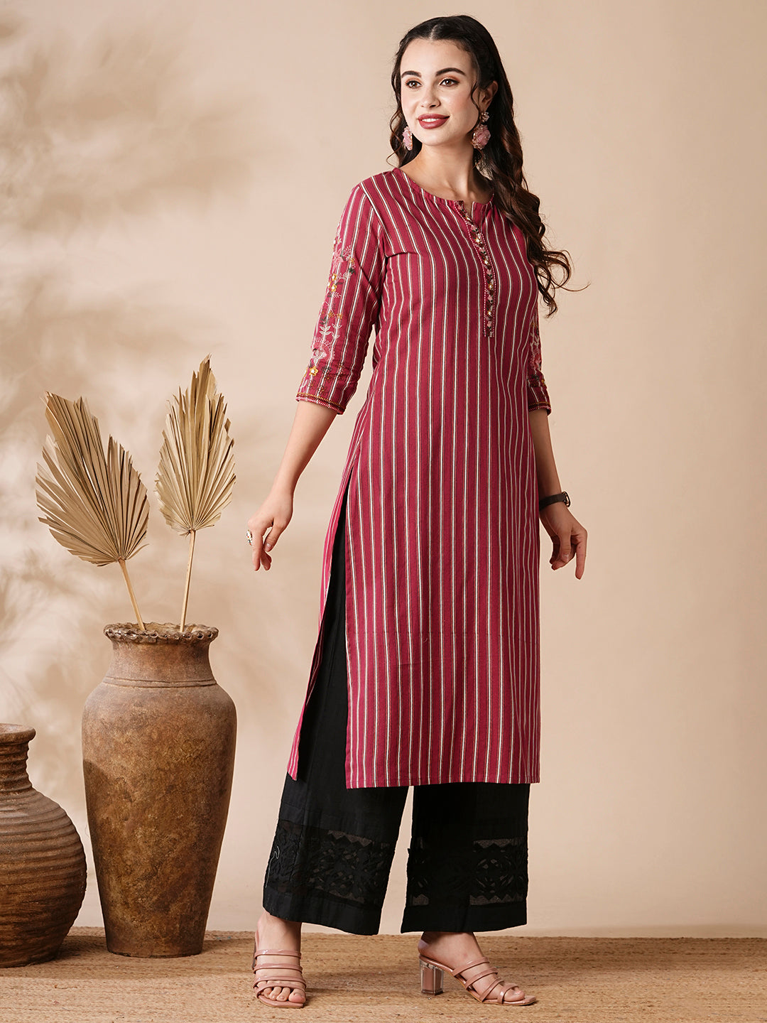 Fashor Stripes Printed Resham & Beads Embroidered Kurta - Magenta - view 5
