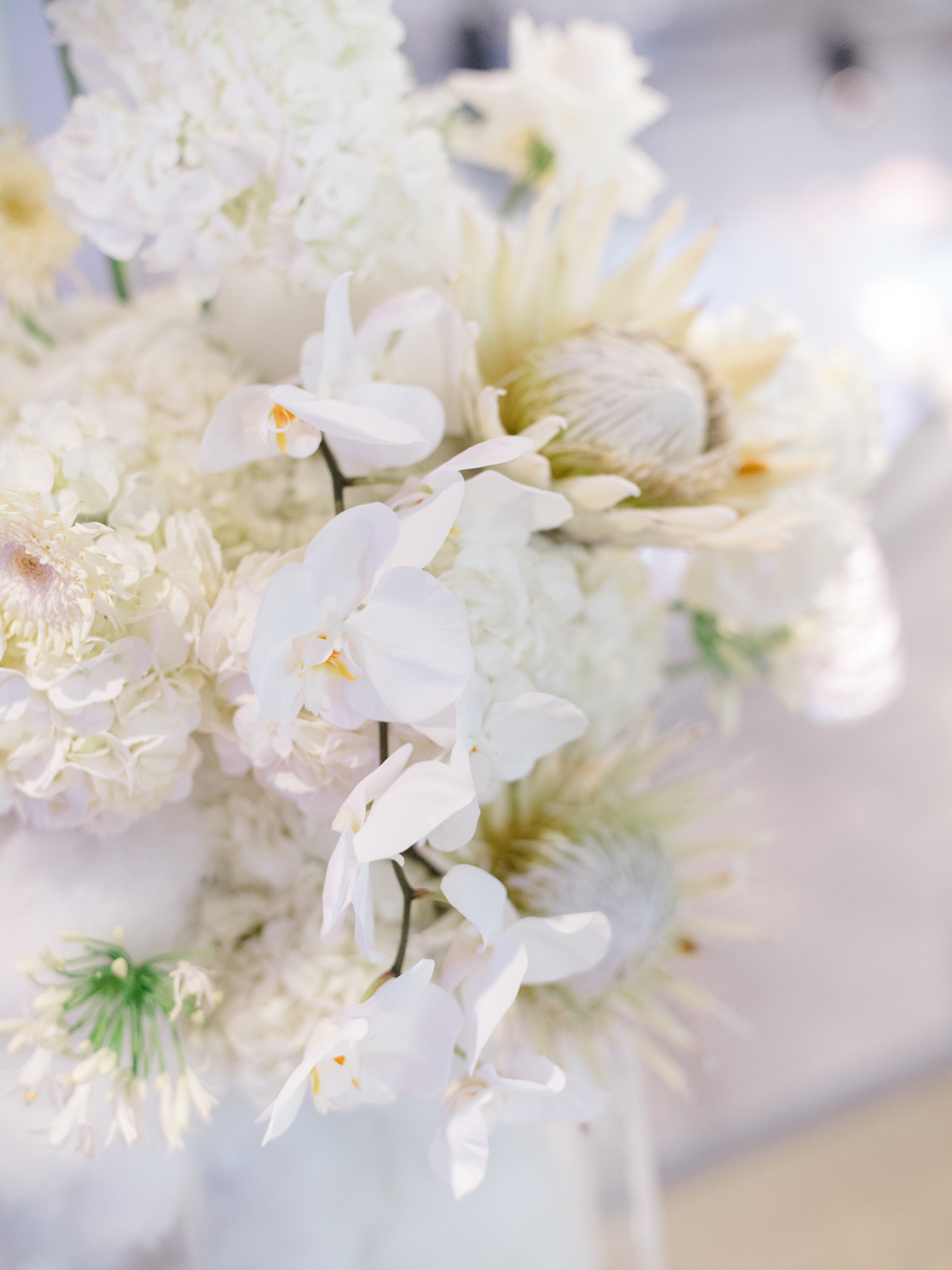 fiftyflowers.com Dreamy White Cloud9 PartySlate Event