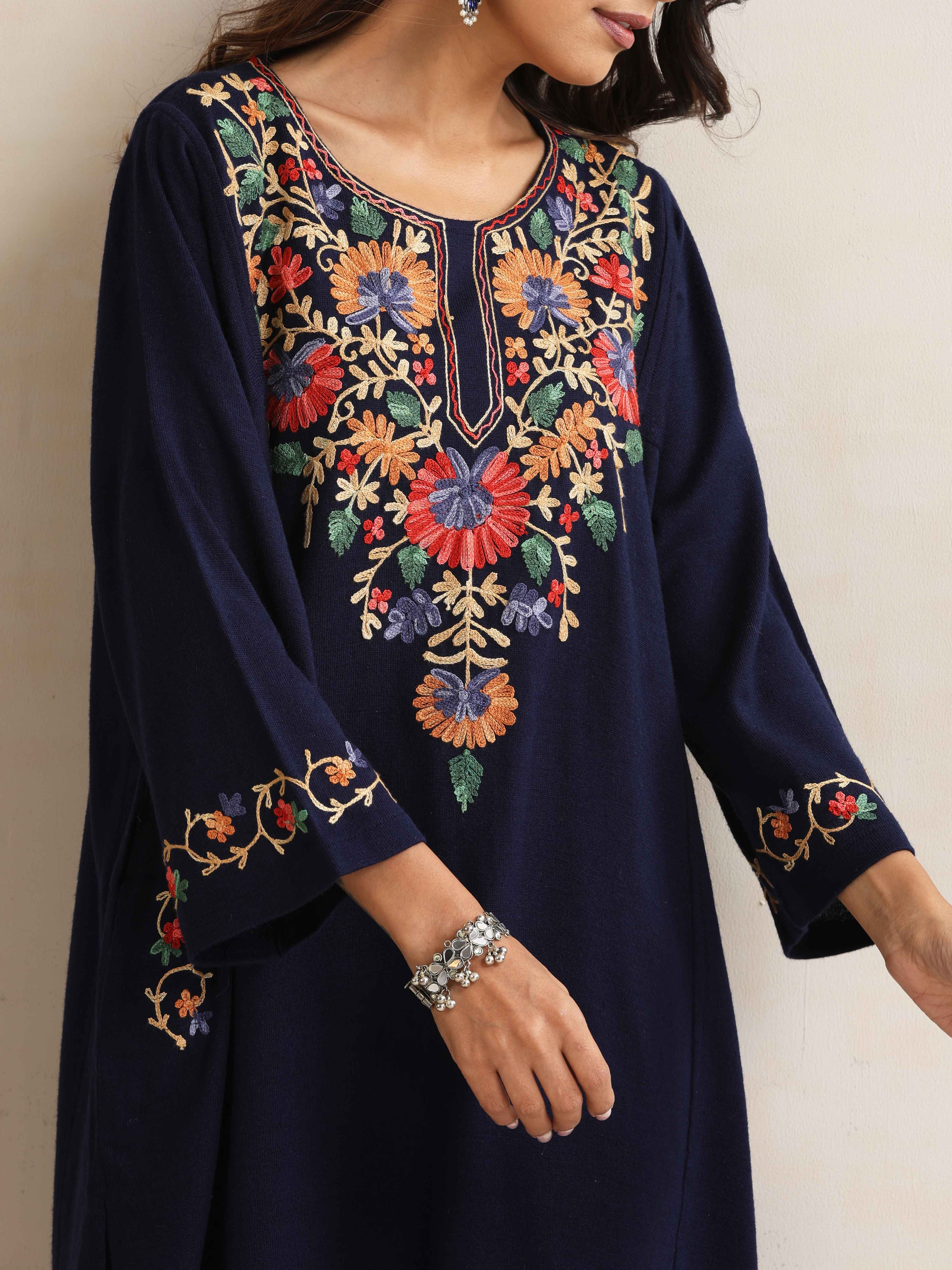 trueBrowns Blue Kashmiri Floral Embroidered Woollen Phiran Kurta - view 8