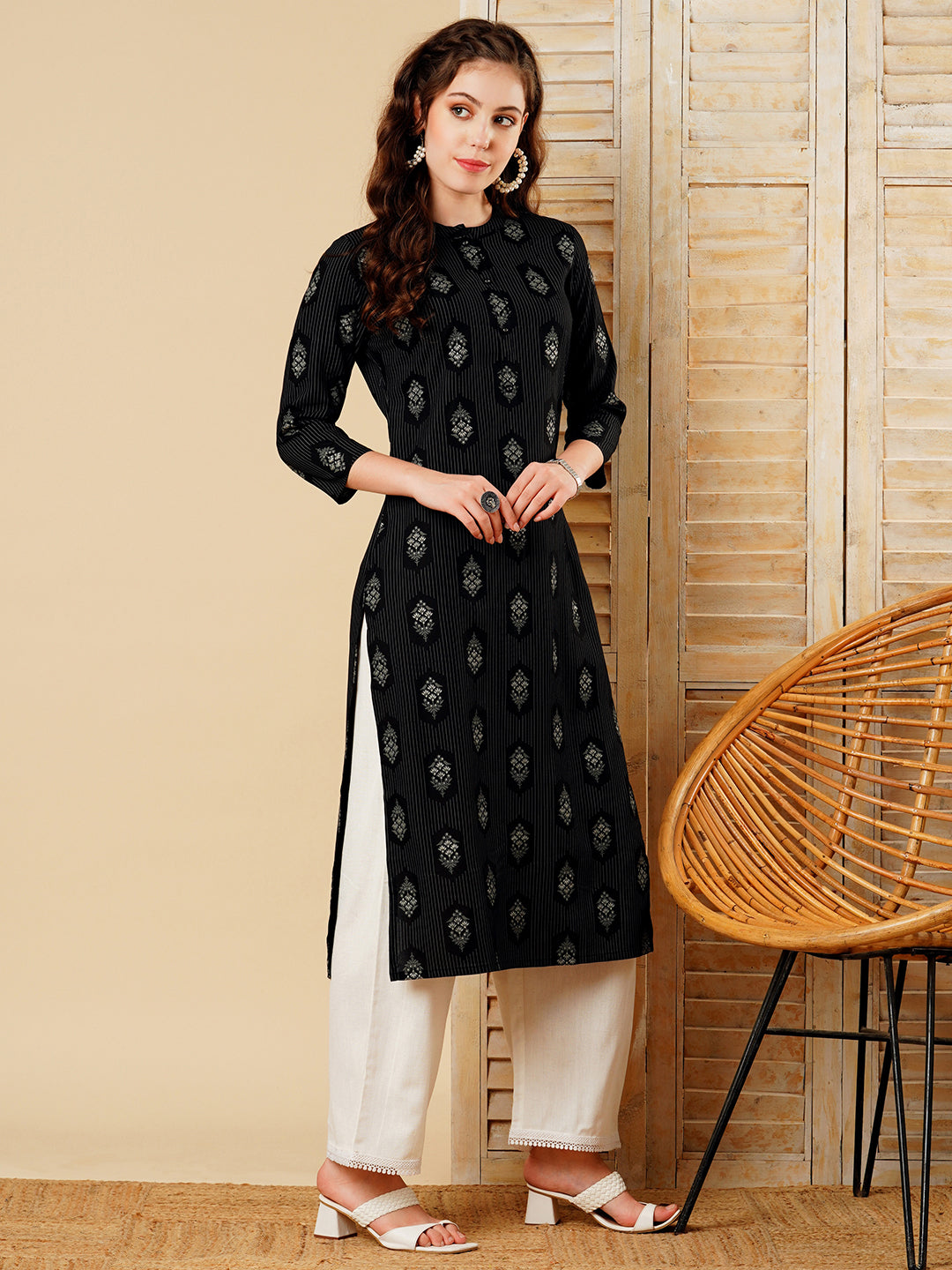 Fashor Floral Foil Printed Straight Fit Kurta - Black - view 4