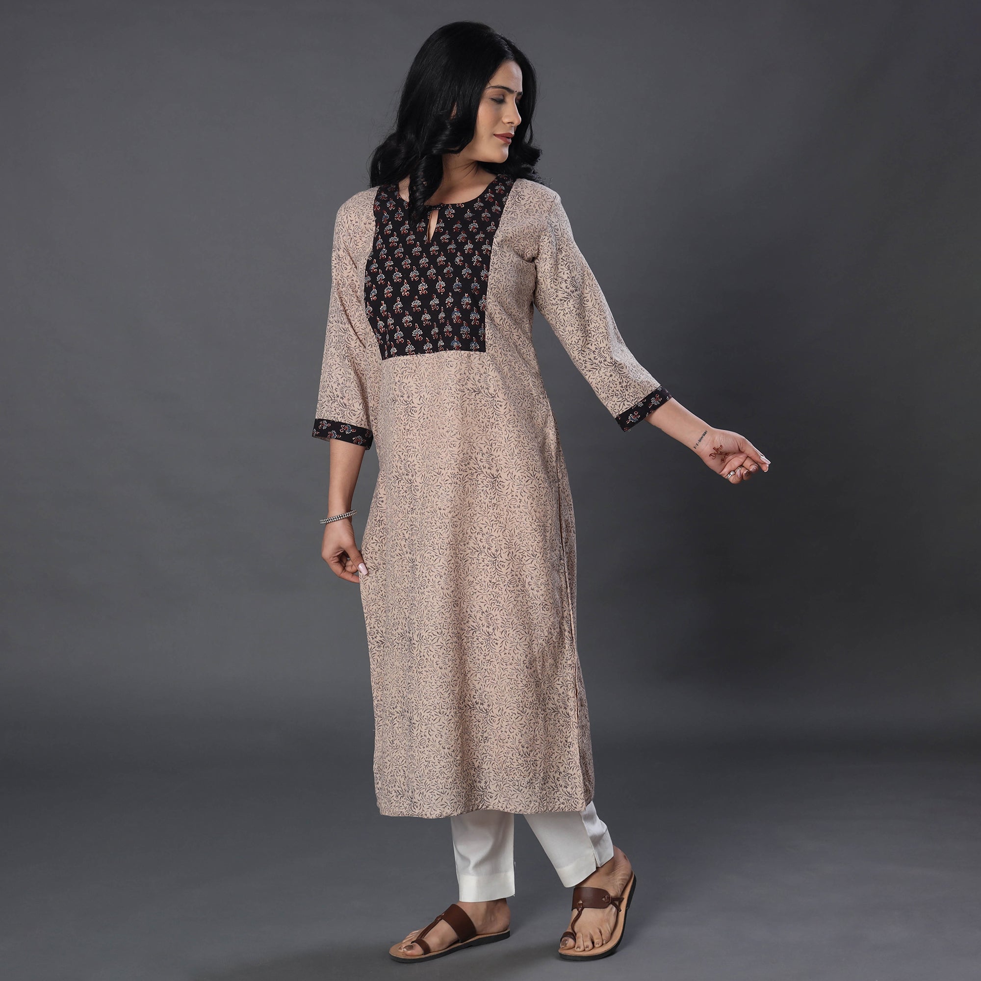 ITOKRI CASUALS Beige - Handwoven Wool Pedana Kalamkari Print Kurta - view 2