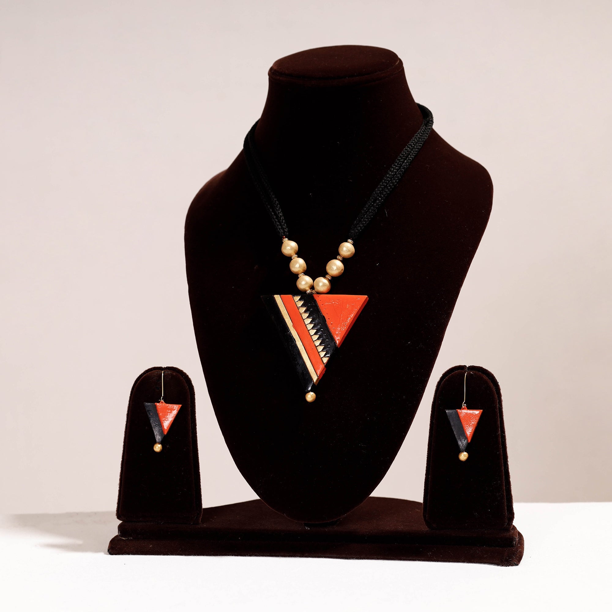 KHUSHBASH - HAPPY LOOM OF EAST Bishnupur Handpainted Terracotta Necklace Set