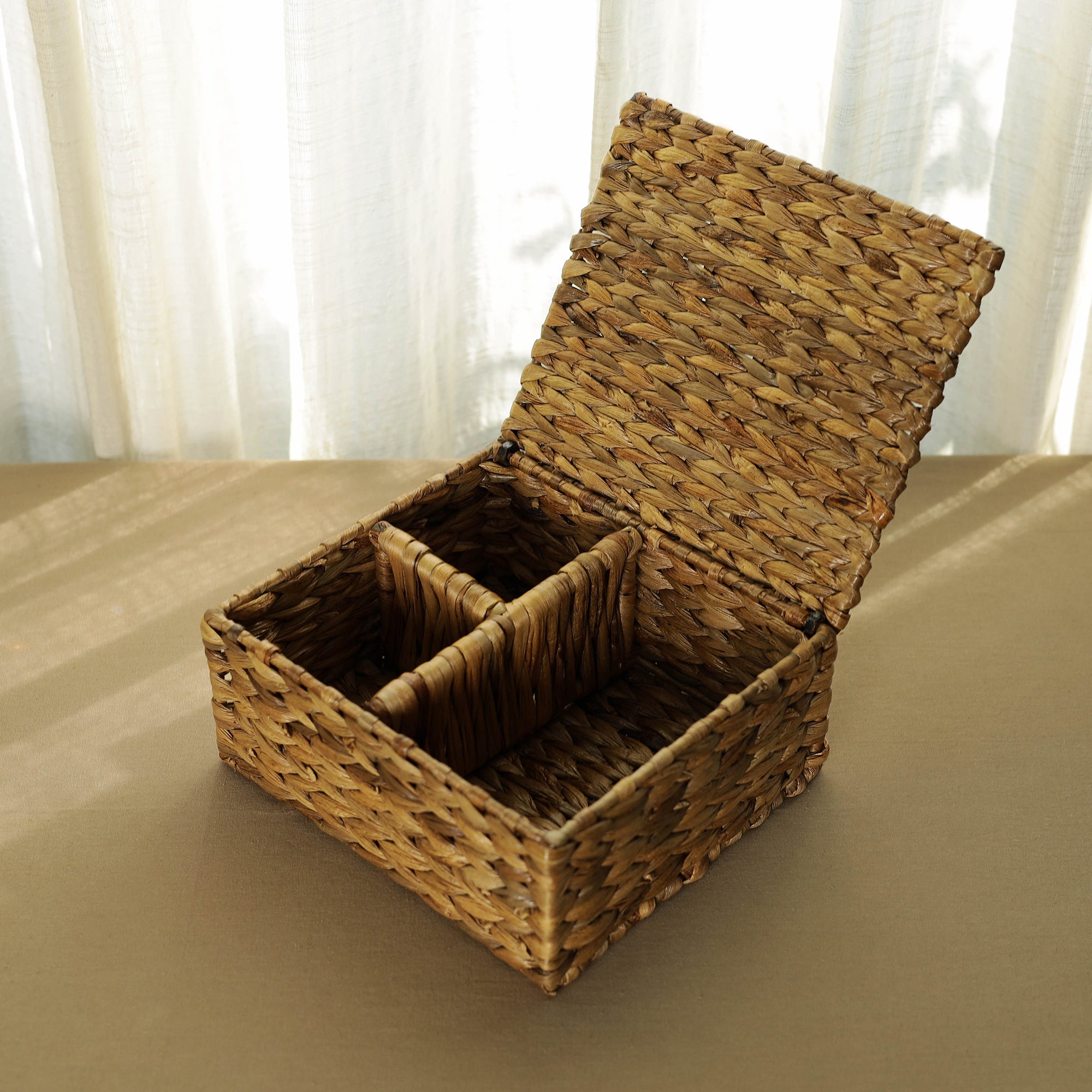 ASAMA Brown - Handmade Water Hyacinth Basket with lid 05