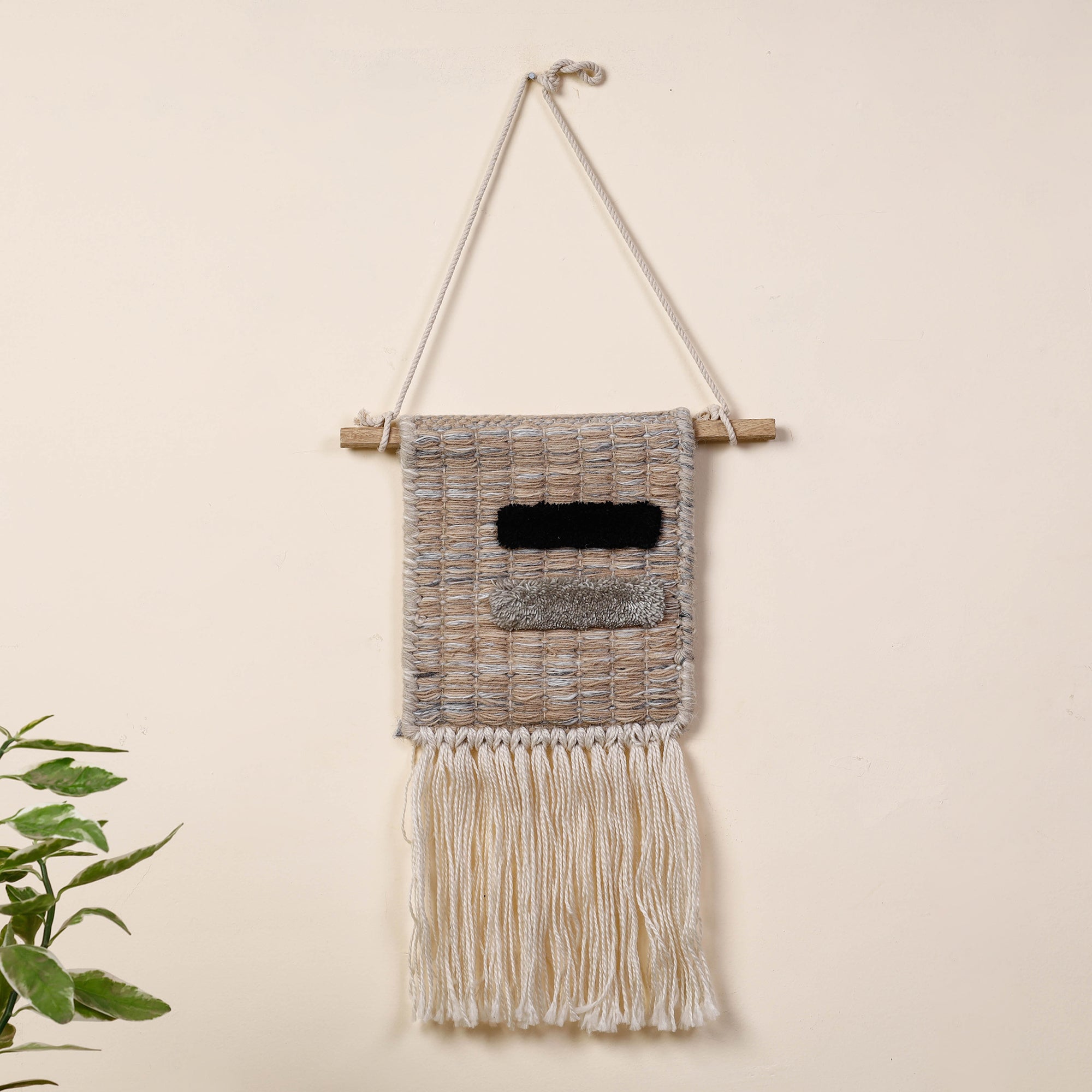 ITOKRI CRAFTS INITIATIVE Bhadohi Handwoven Wool Geometric Fringed Wall Hanging