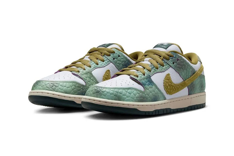 Sneaker Cafe Mumbai Nike Sb Dunk Low Alexis Sablone Chameleon - view 2