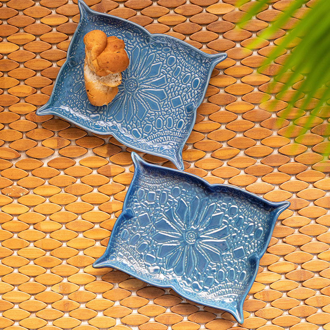EXCLUSIVELANE 'Coral Reef' Serving Platters In Ceramic (Set of 2, Hand Glazed Studio Pottery, Microwave Safe)