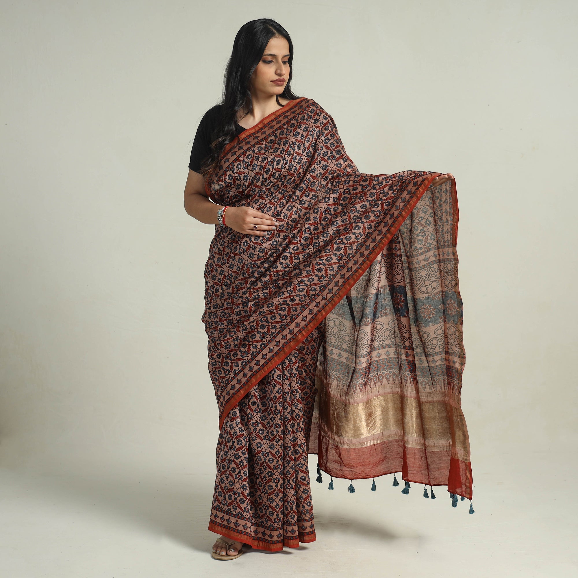 AJRAKH BY JABBAR KHATRI Brown - Chanderi Silk Block Printed Ajrakh Saree 01 - view 2