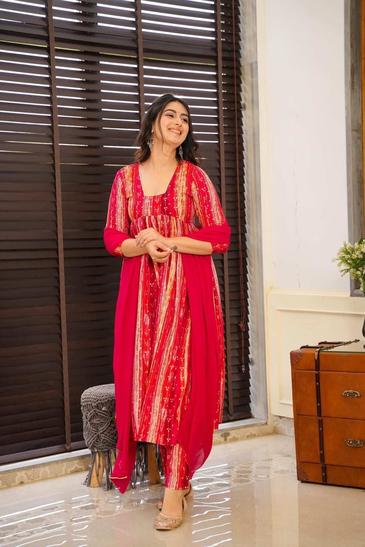 Idaho-o Alluring red suit set - view 2