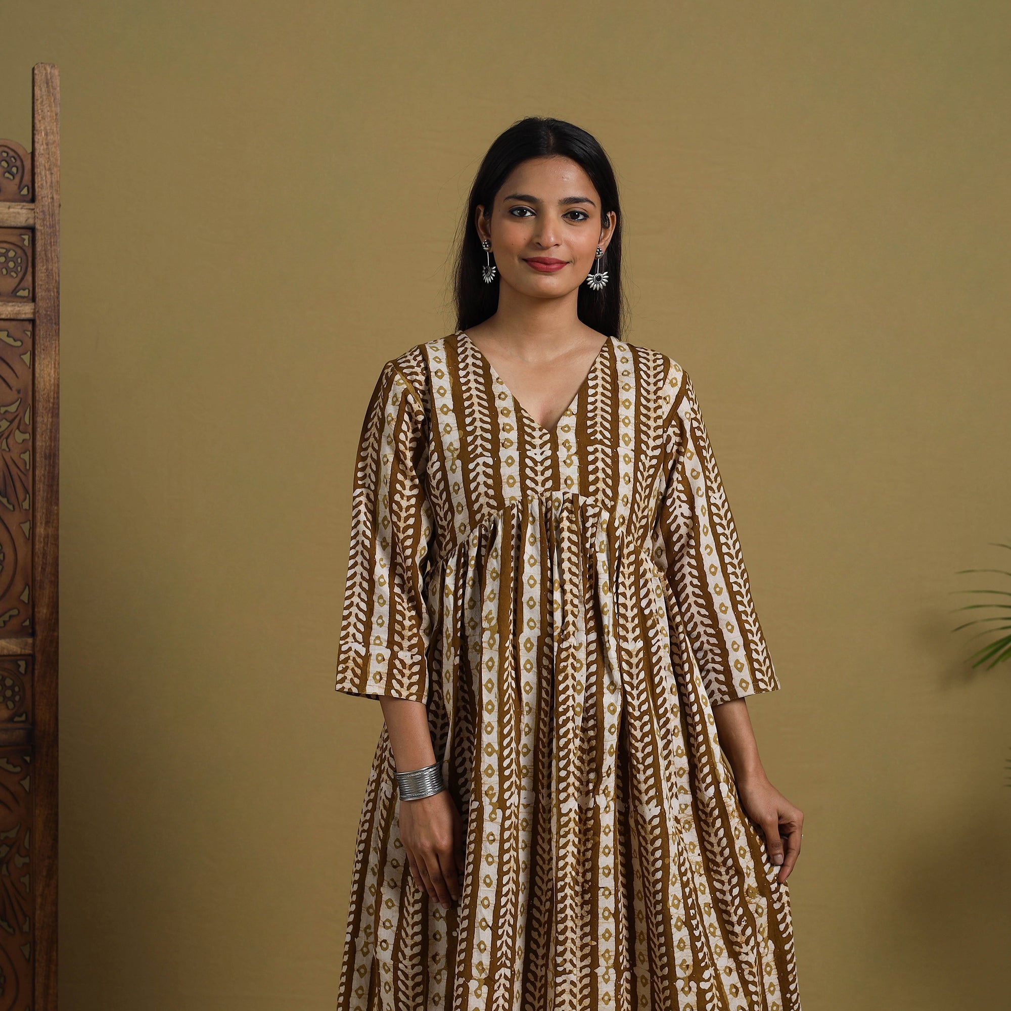 ITOKRI CASUALS Brown - Flared Cotton Batik Print Dress 09