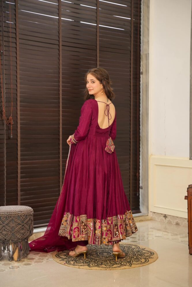Idaho-o Eeswari silk heavy suit set - view 4