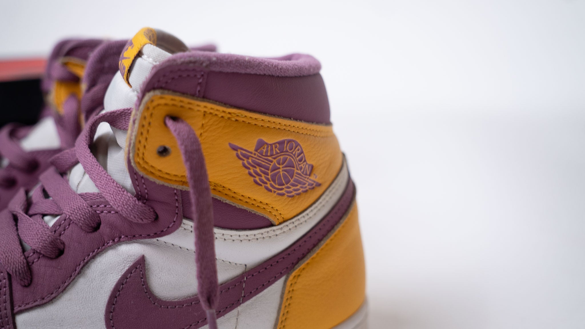 Nike Jordan 1 Retro High - OG Brotherhood - view 2