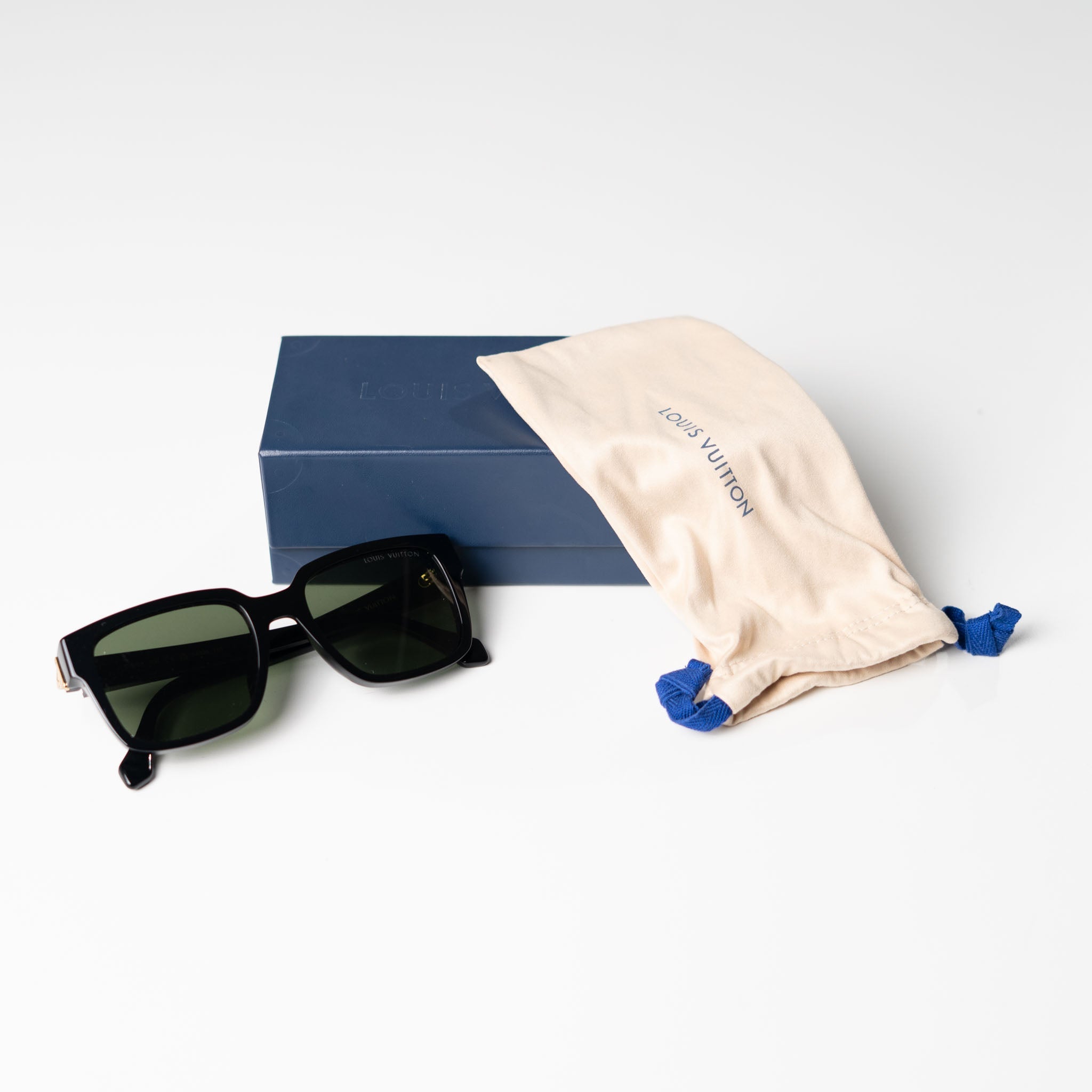 Louis Vuitton Escape Square Sunglasses - view 7