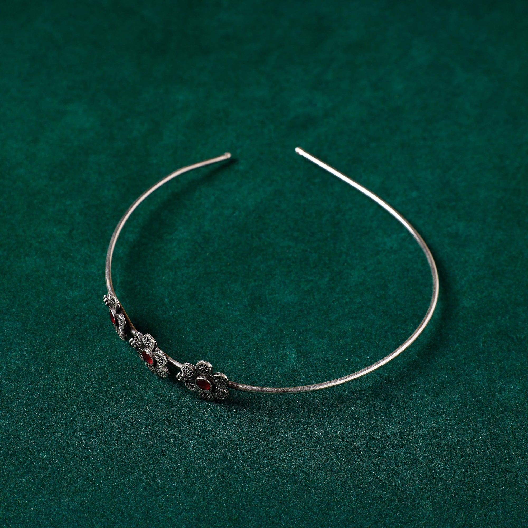 WHITE RIVER STORIES Antique Silver Finish Oxidised Brass Base Stone Work Hair Band