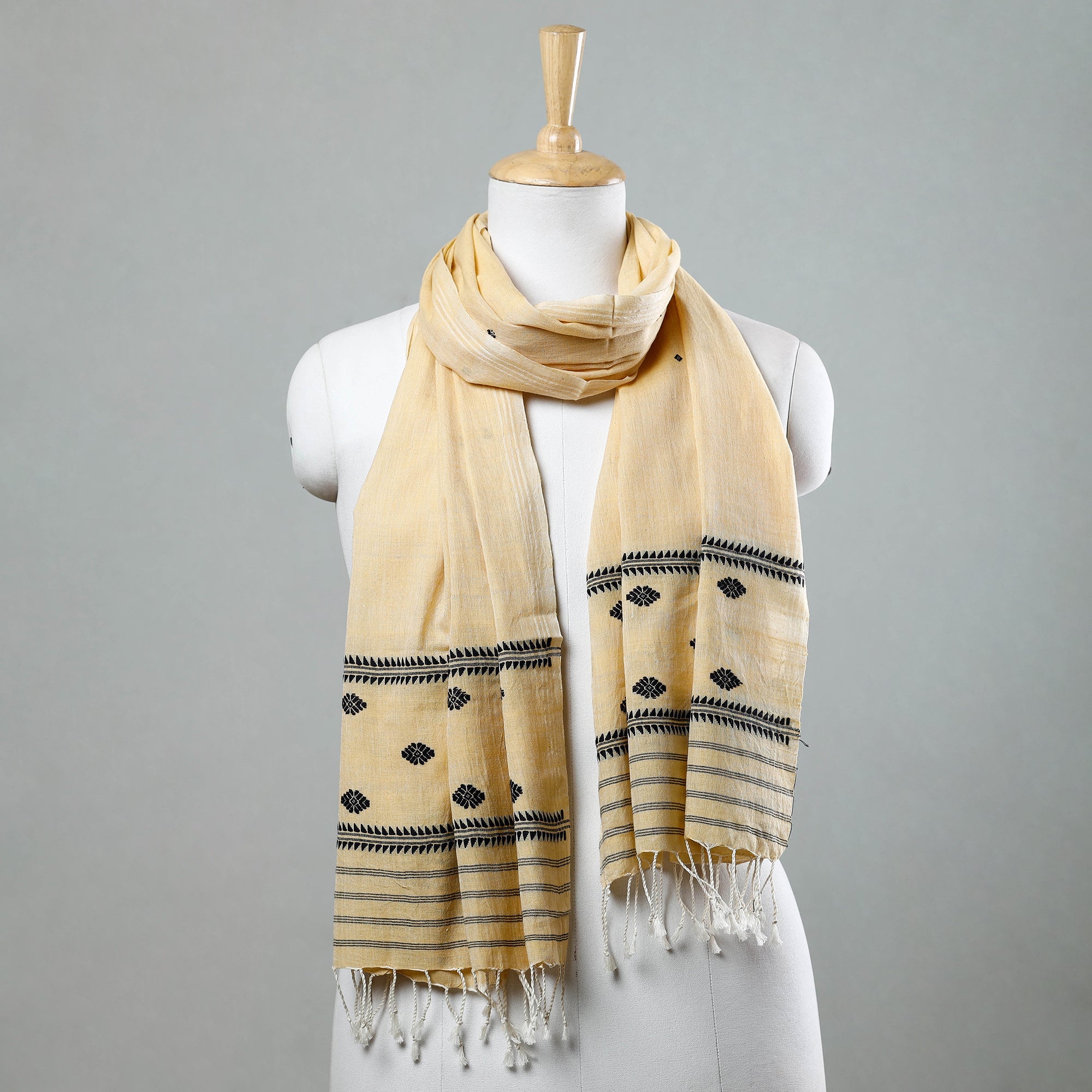 ANTARAN - CRAFTS OF INDIA Beige - Assam Weave Handloom Cotton Thread Motifs Stole with Tassels