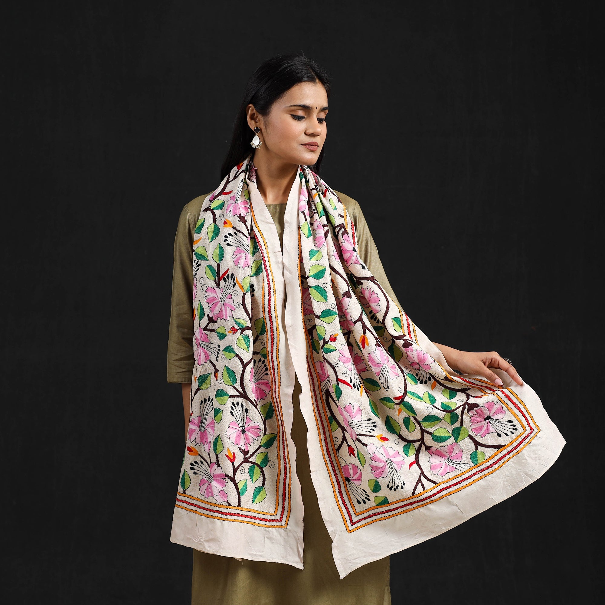 AFROZA KHATUN KANTHA ARTISTAN Beige - Handloom Silk Bengal Kantha Work Stole 71 - view 3