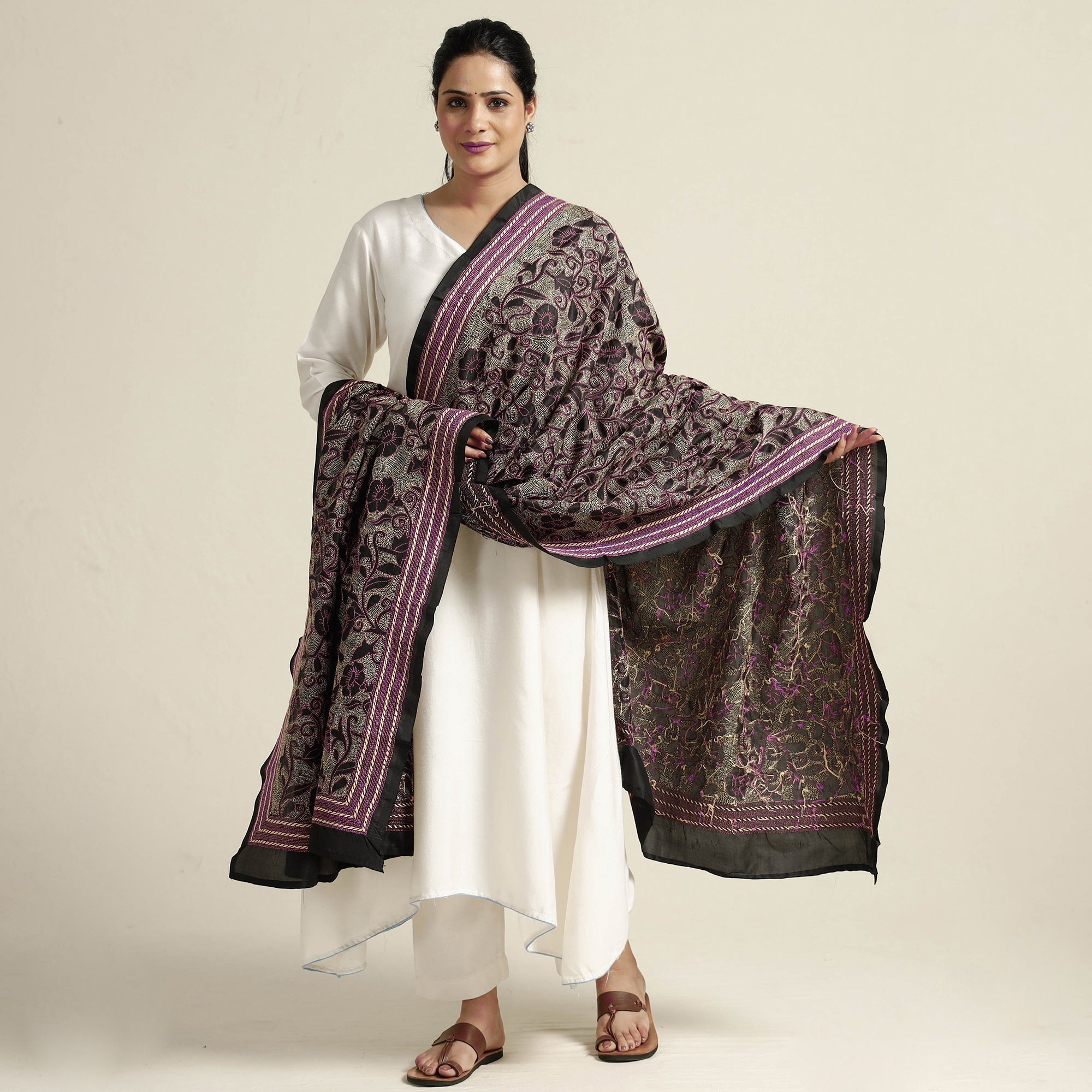 KHUSHBASH - HAPPY LOOM OF EAST Black - Bengal Nakshi Kantha Embroidery Tussar Silk Handloom Dupatta - view 2