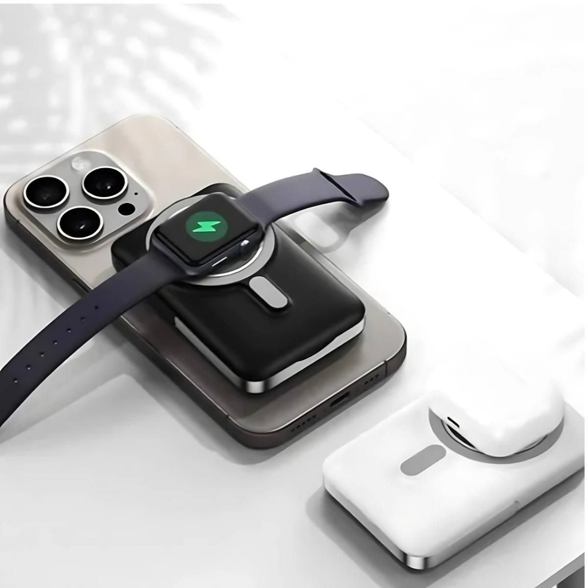 Million Cases WiWU Elite 15W 10000mAh MagSafe Power Bank with Kickstand