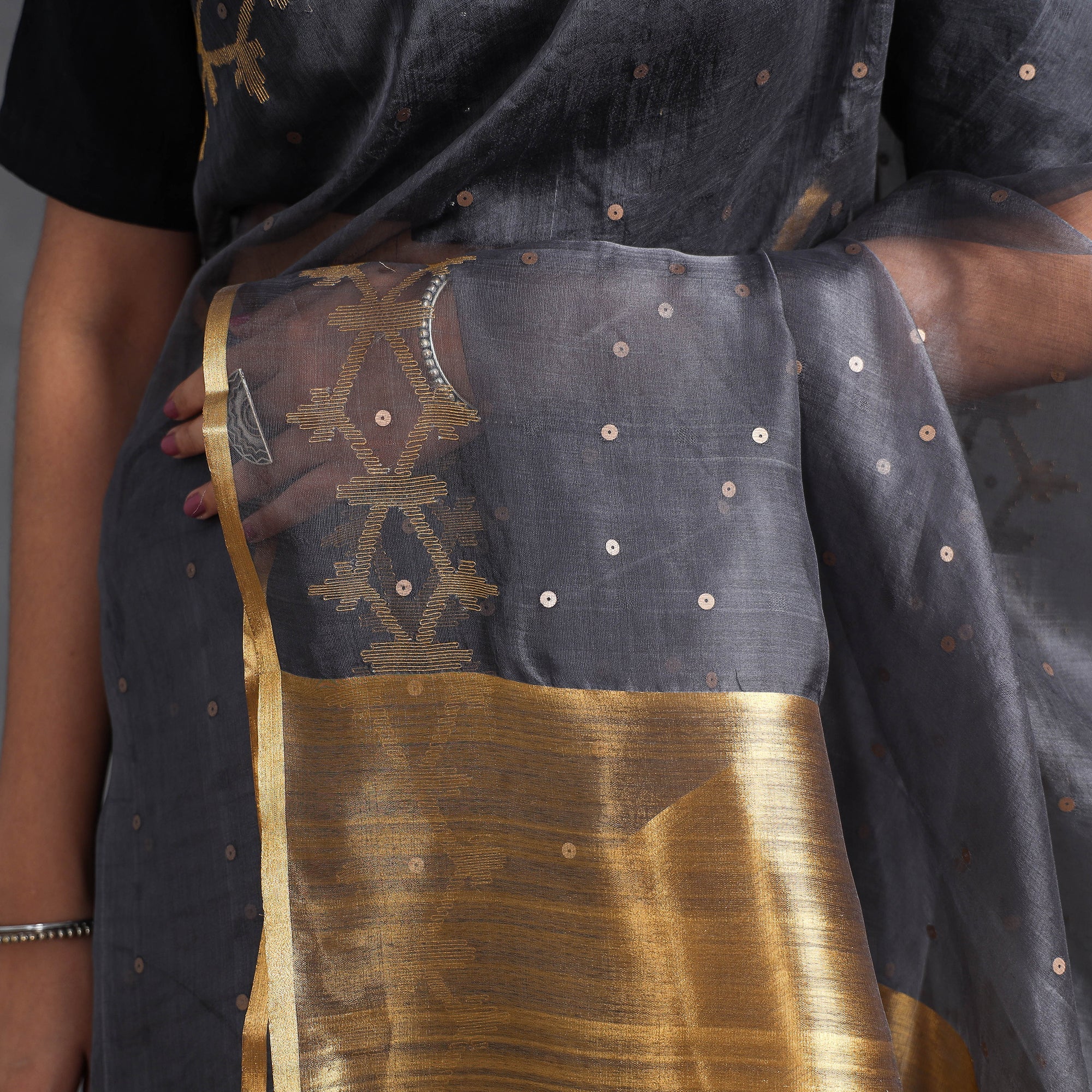 KHUSHBASH - HAPPY LOOM OF EAST Black - Burdwan Sequin Work Handloom Muslin Silk Saree - view 4