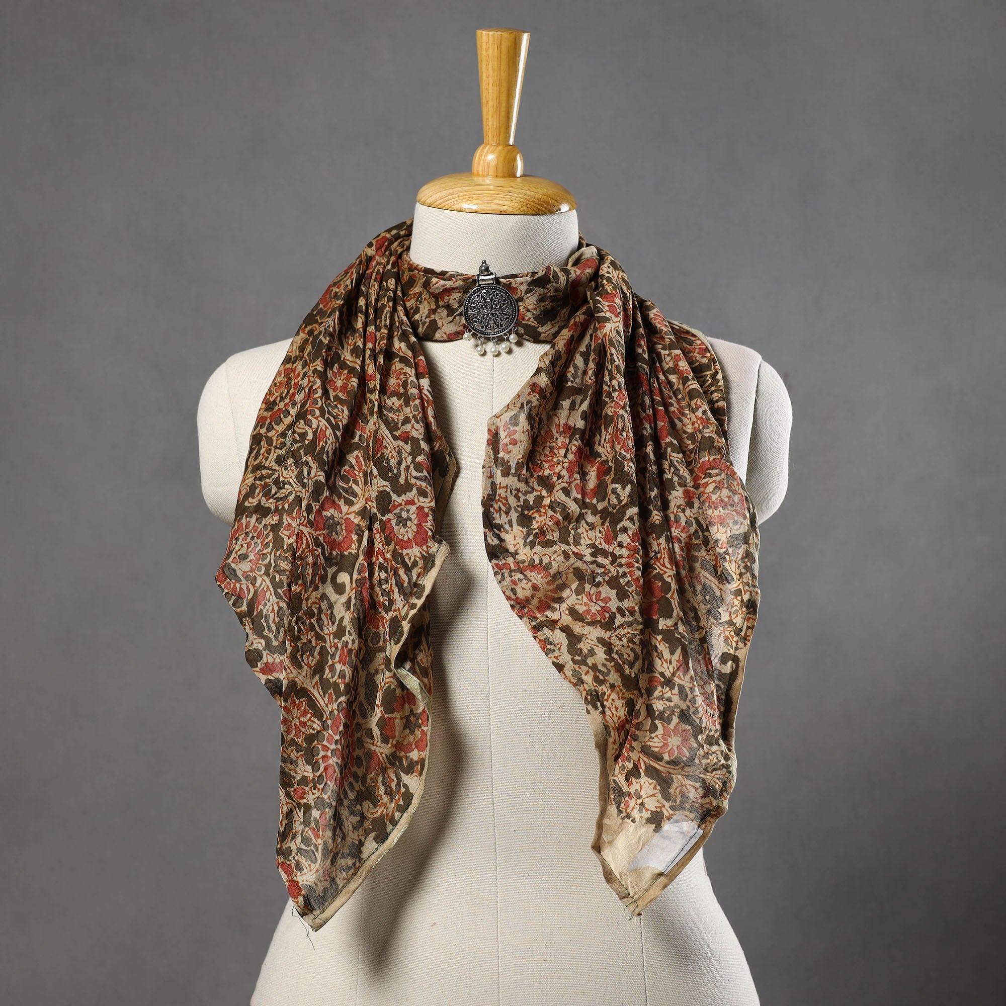 HAVELI CHRONICLES Block Printed Chanderi Silk Pendant Necklace Scarf 09