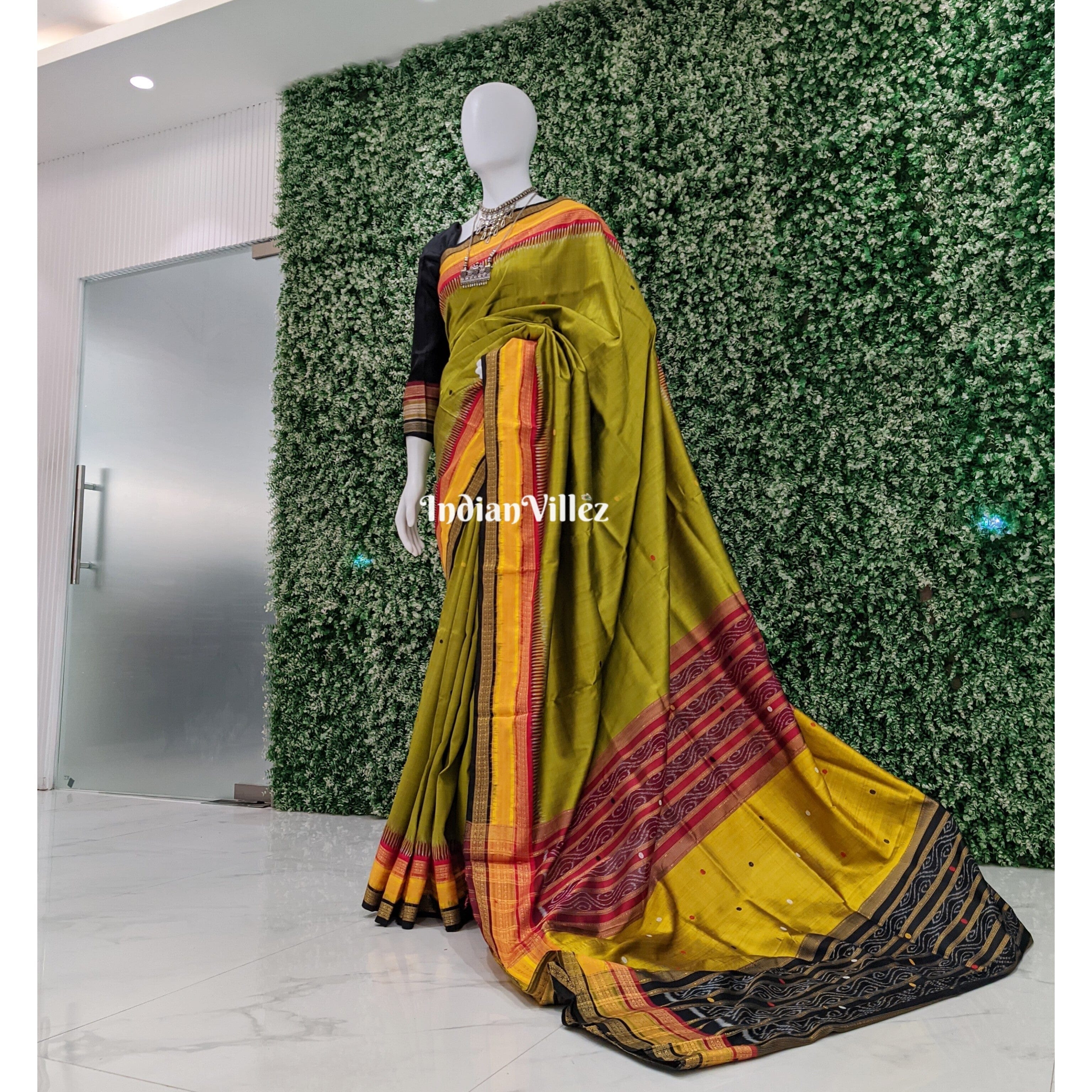 IndianVillèz Mehndi Green Kathiphera Ikat Odisha Handloom Khandua Silk Saree - view 3