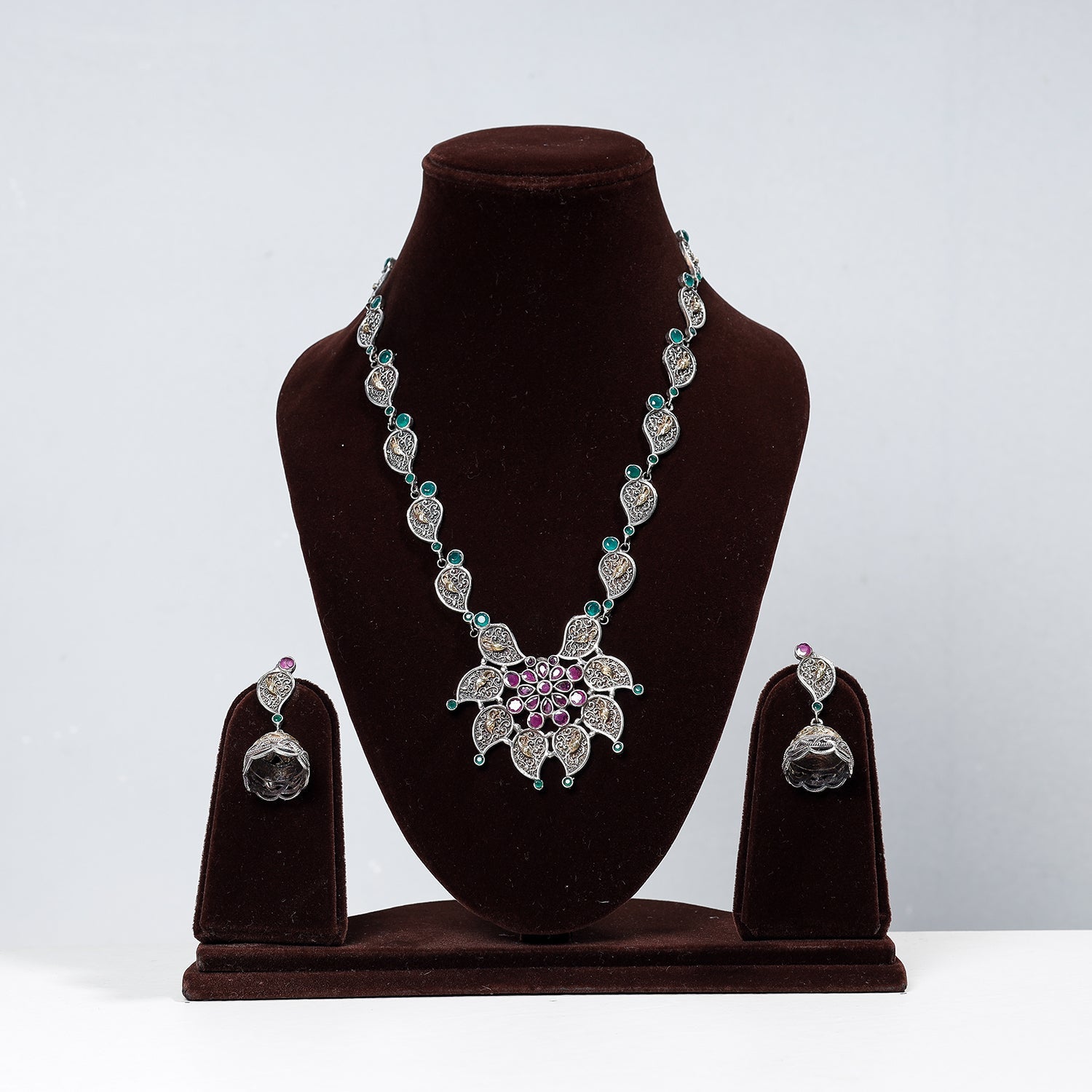 WHITE RIVER STORIES Antique Dual Tone Oxidised Brass Base Stone Necklace Set