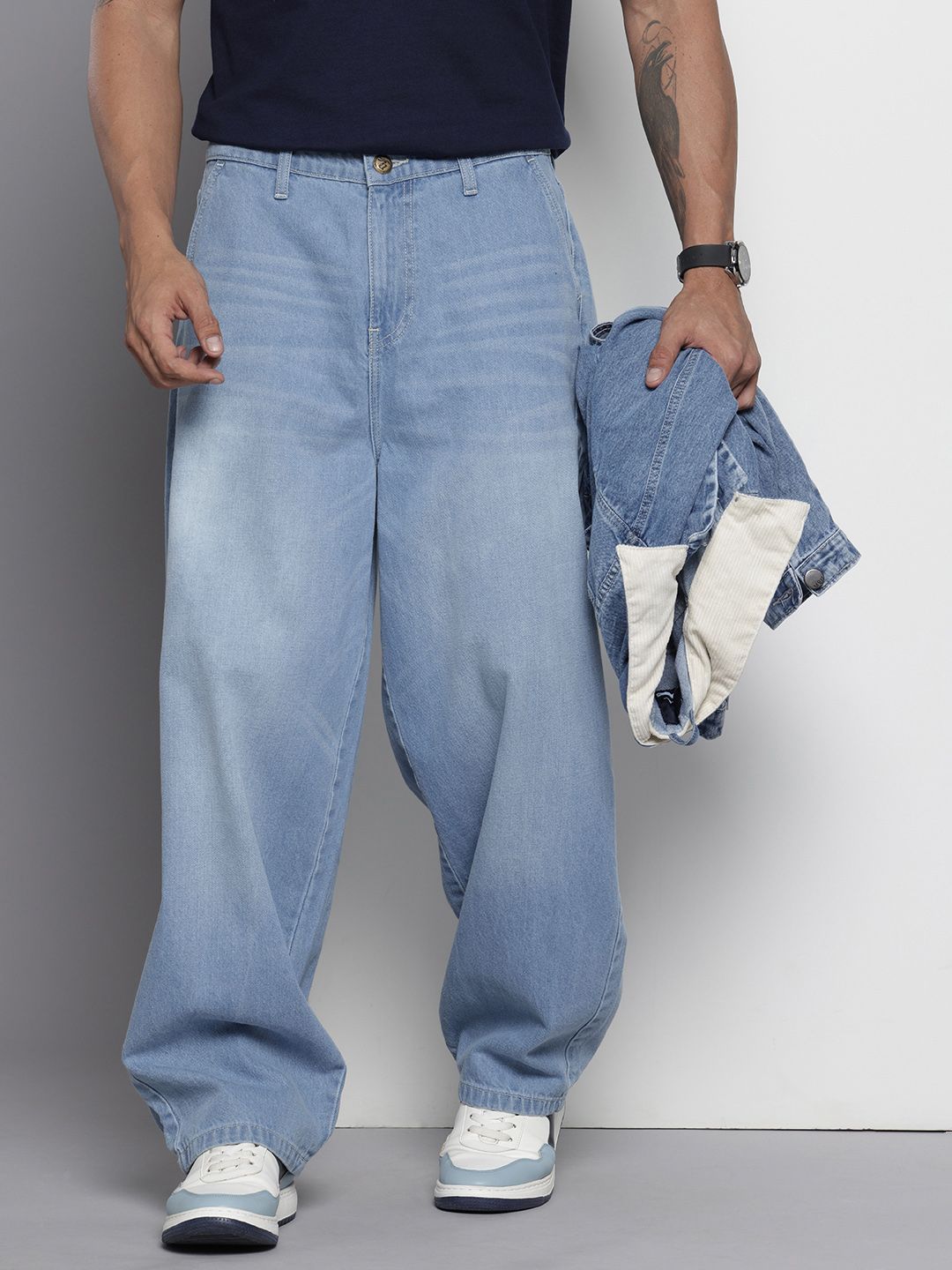 The Indian Garage Co Men's Blue Relaxed Fit Solid Jeans