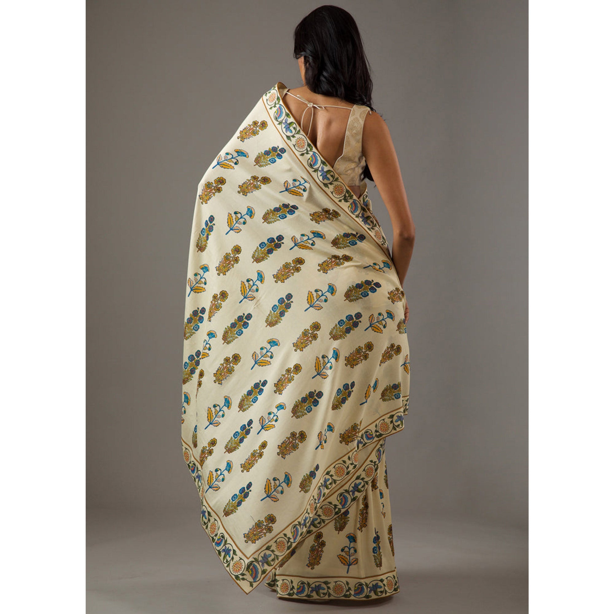 Peachmode Cream Floral Printed Chiffon Saree – Women's - view 5