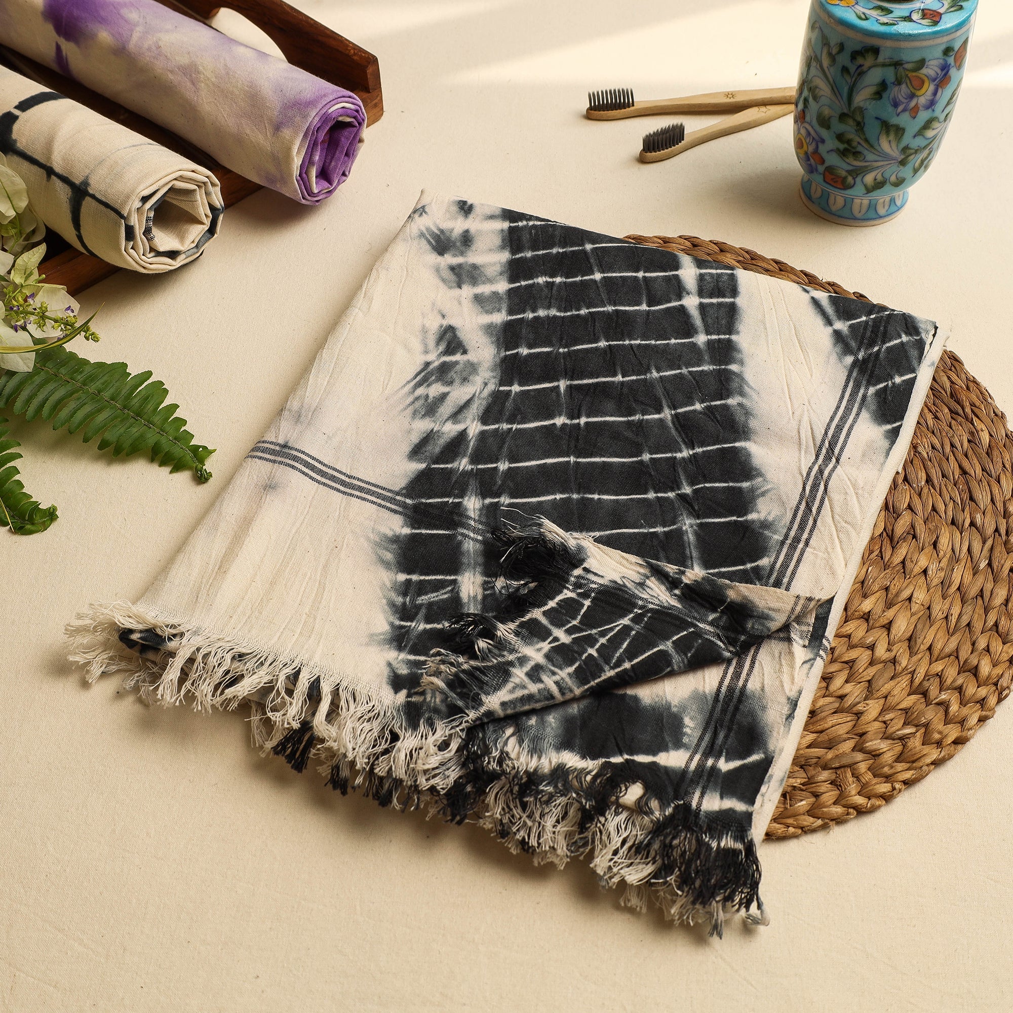 HAVELI CHRONICLES Black - Shibori Tie-dye Cotton Bath Towel