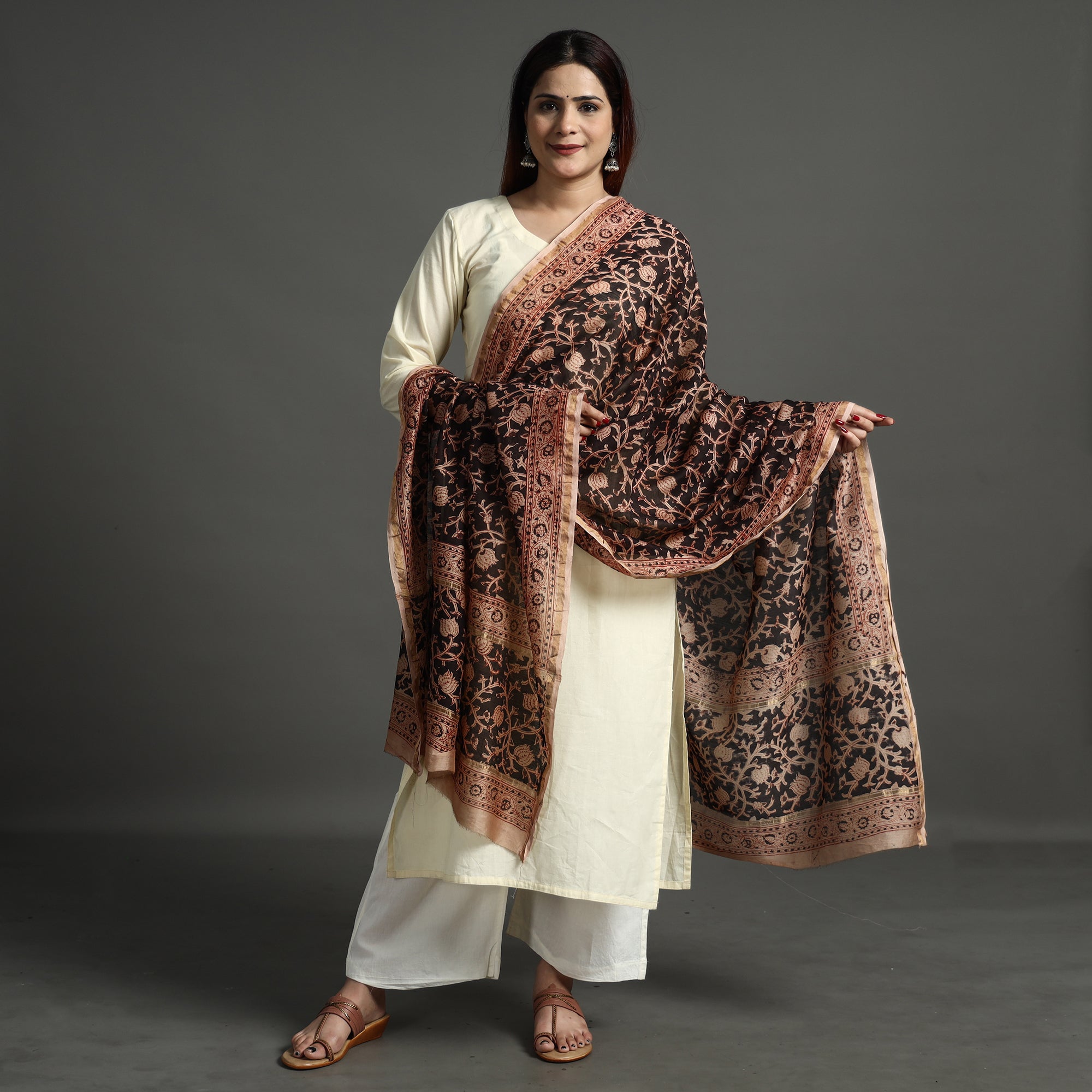 PITCHUKA SRINIVAS KALAMKARI PEDANA Black - Pedana Kalamkari Block Printed Handloom Chanderi Silk Dupatta with Zari Border 70 - view 2