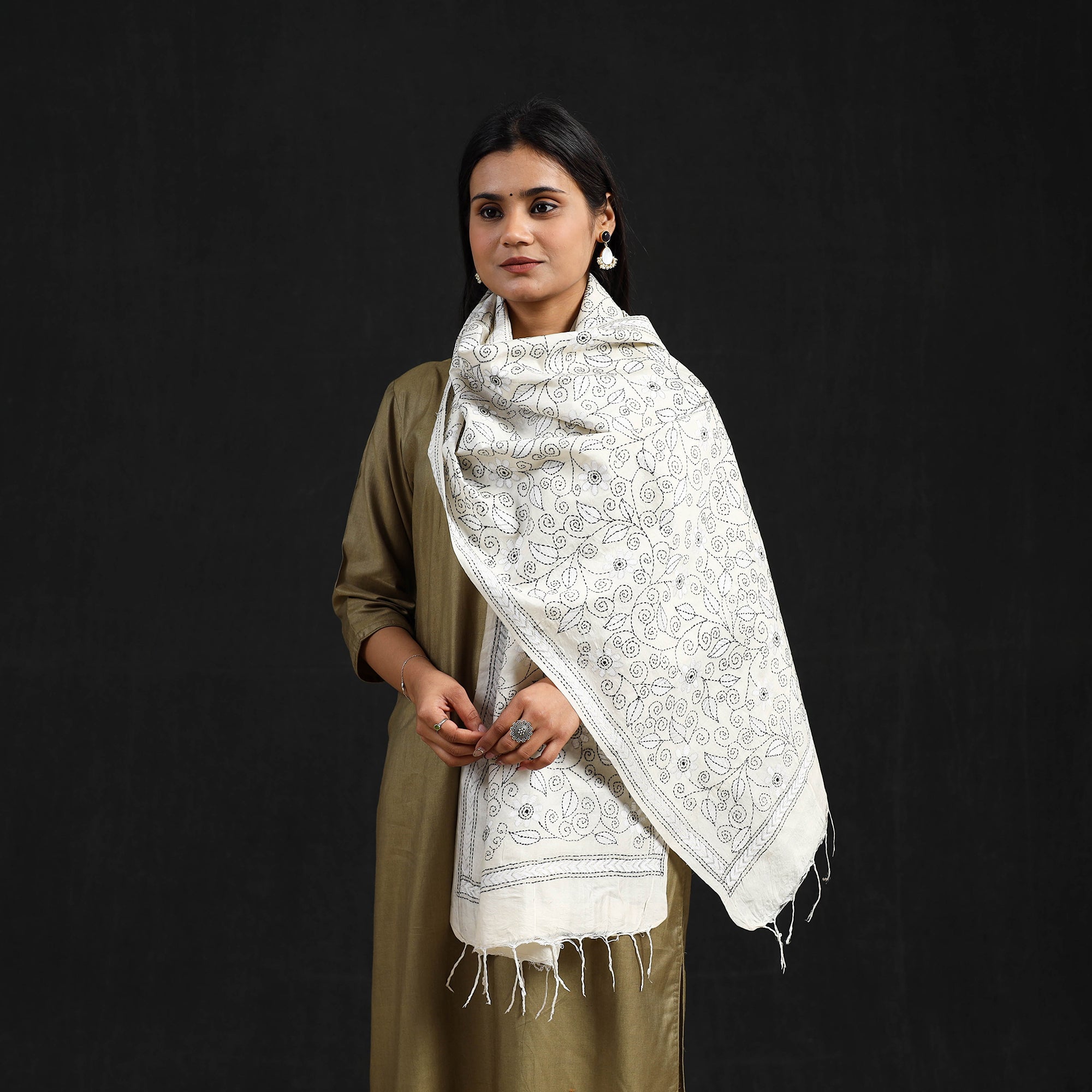 KHUSHBASH - HAPPY LOOM OF EAST Beige - Handloom Desi Tussar Bengal Kantha Work Stole 48
