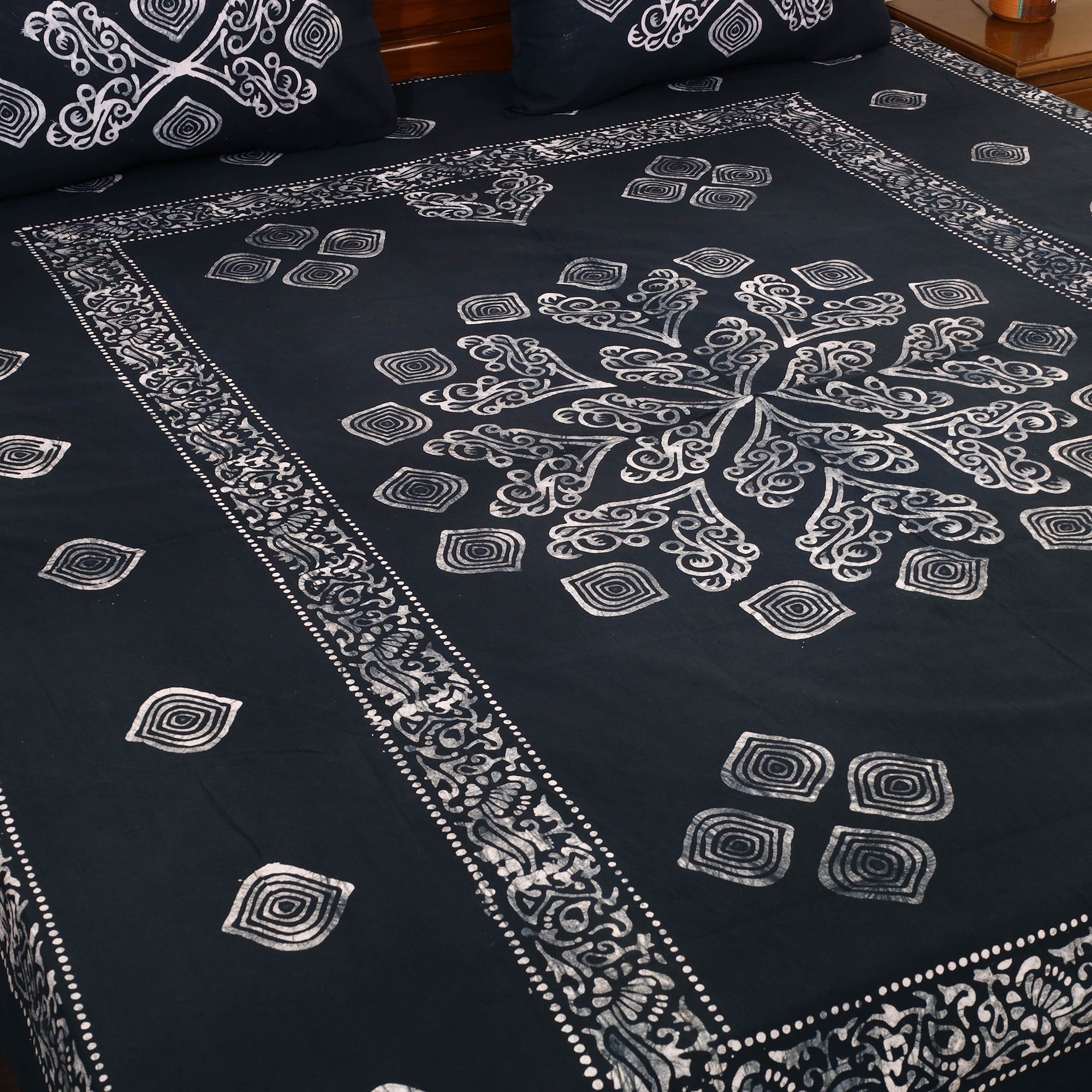 BATIK BY MD. SHARIFF Black - Cotton Double Hand Batik Print Bed Sheet Set 04 - view 2