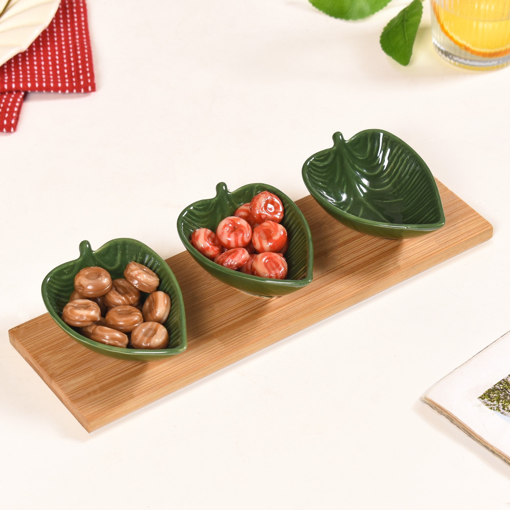Nestasia Green Leaf Ceramic Platter Set Of 3 50ml