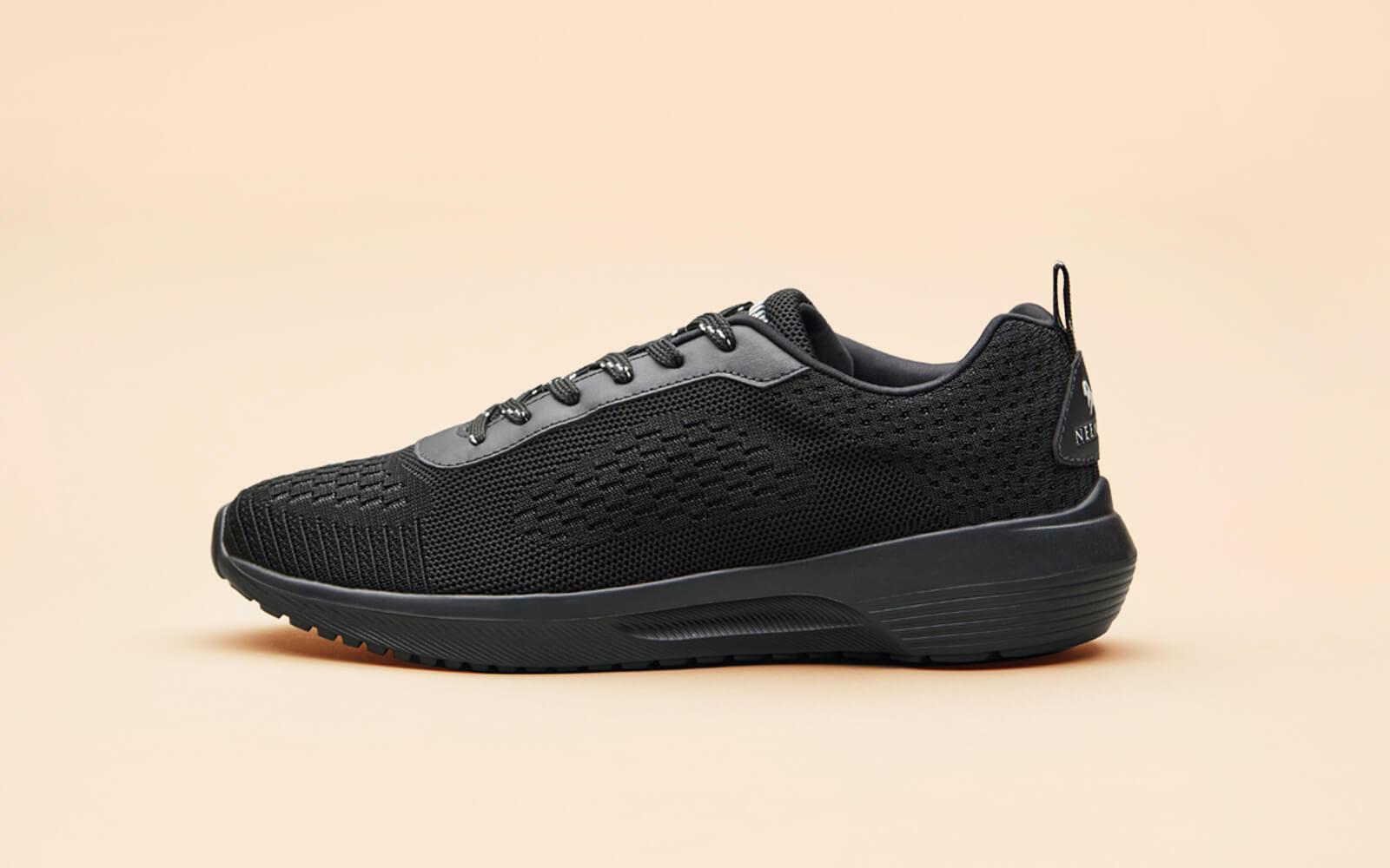 Neeman's Everyday Basic Sneakers : Electric Black
