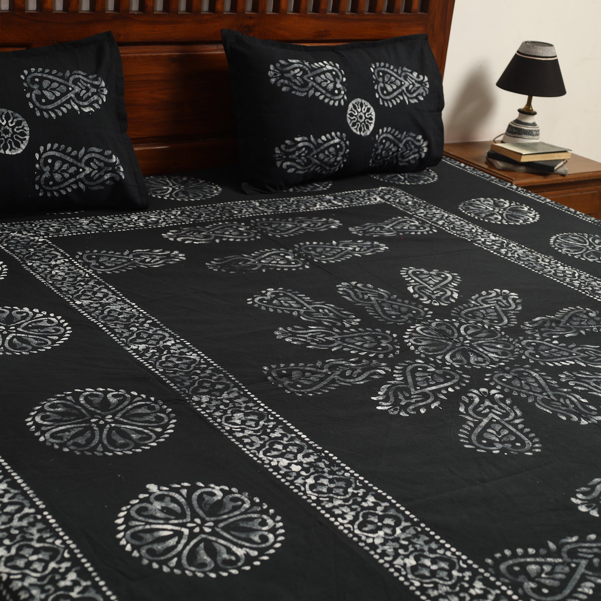 BATIK BY MD. SHARIFF Black - Hand Batik Printed Cotton Double Bed Cover with Pillow Covers (108 x 90 in) 01 - view 2