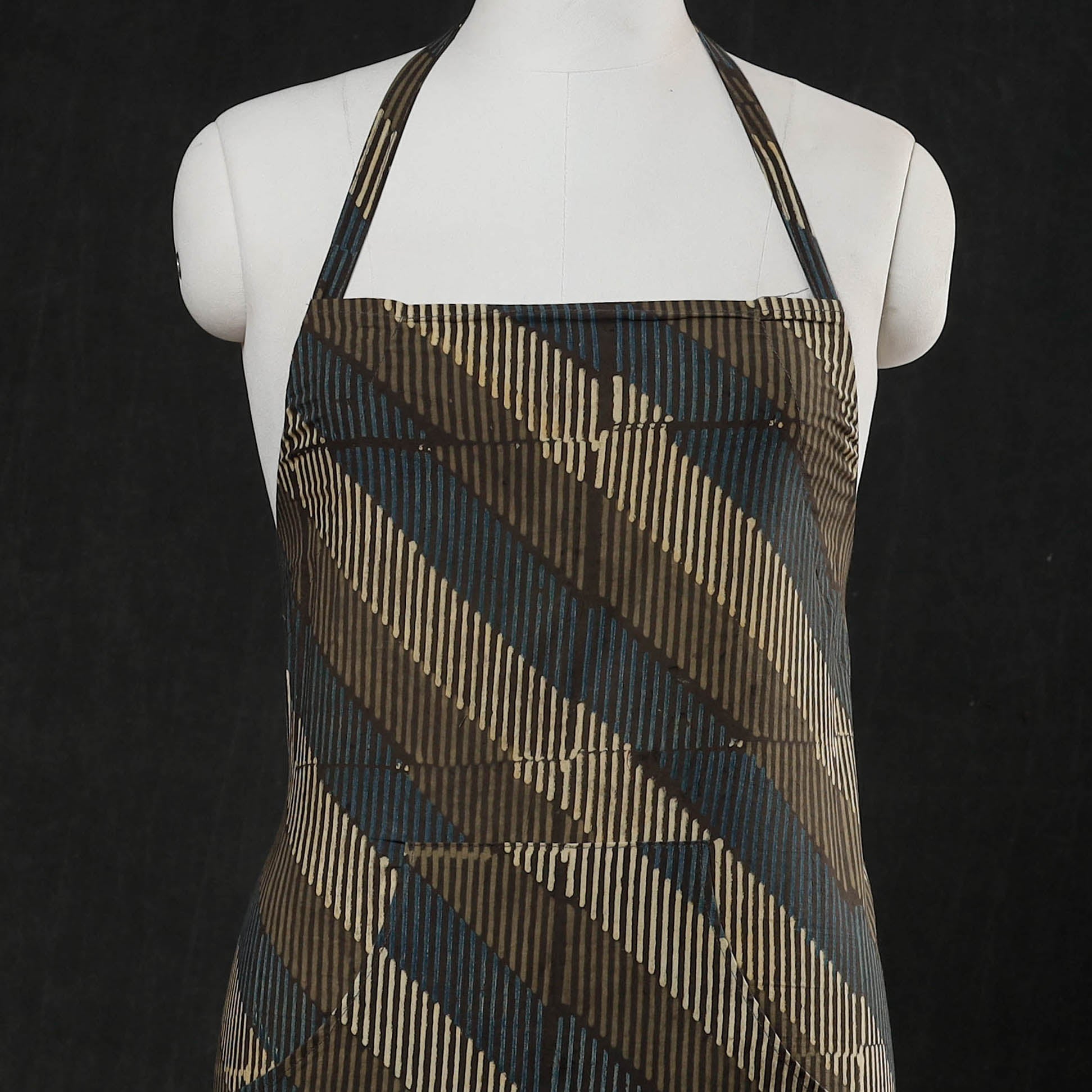 ITOKRI CRAFTS INITIATIVE Ajrakh Block Printed Cotton Apron with Pocket - view 2