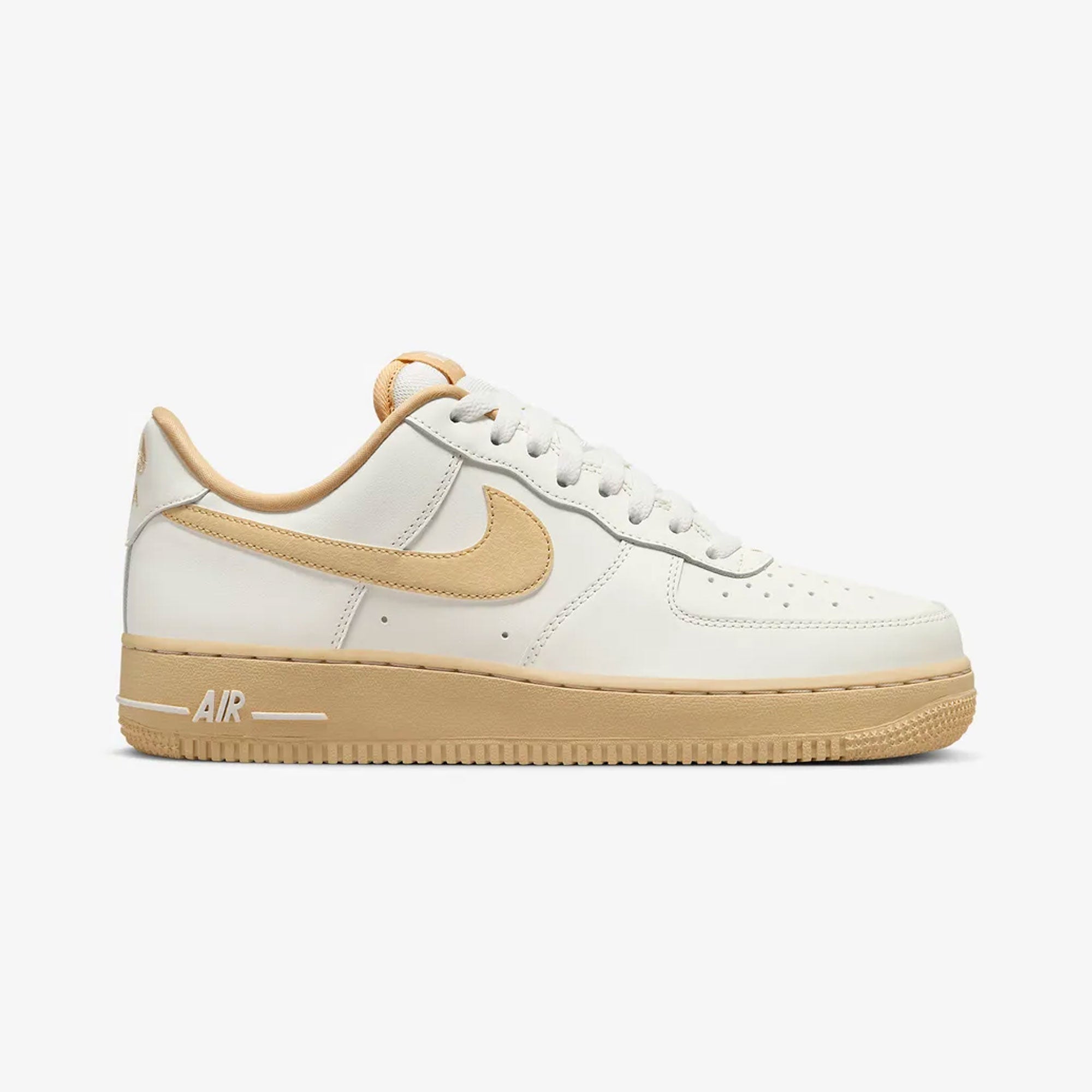 Nike | Air Force 1 '07 { Sail/sesame-vintage Green