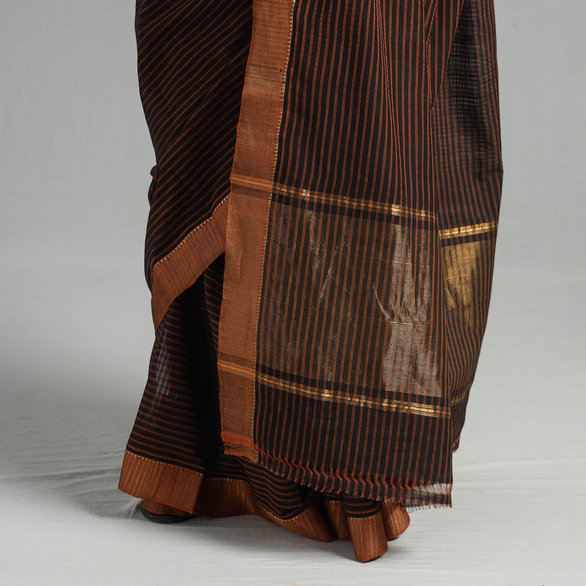 ITOKRI CRAFTS INITIATIVE Brown - Mangalagiri Stripe Cotton Handloom Saree with Ikat Blouse - view 5