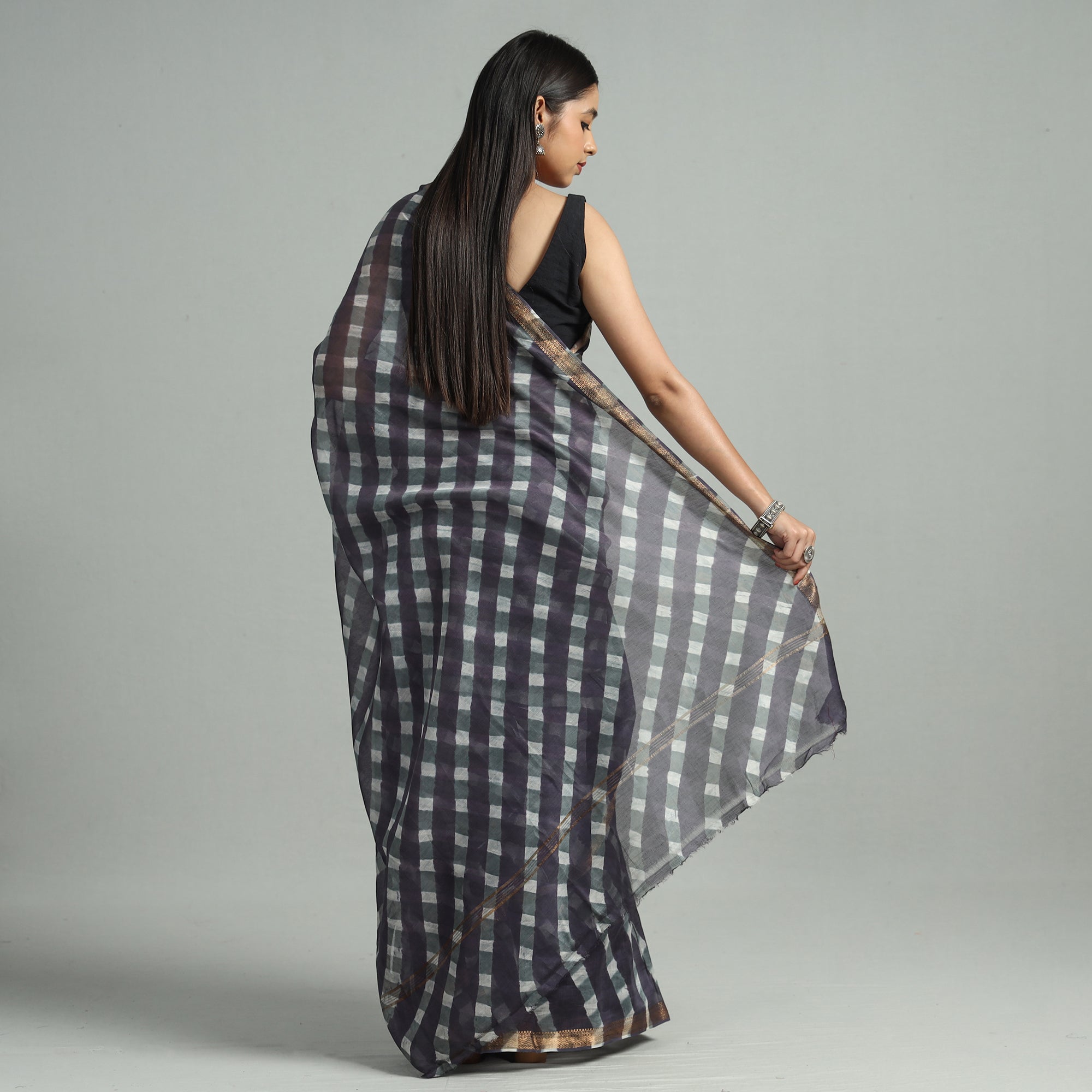 LEHARIYA BY BADSHAH MIYAN Black - Leheriya Tie-Dye Mothra Chanderi Silk Saree with Zari Border 45 - view 6