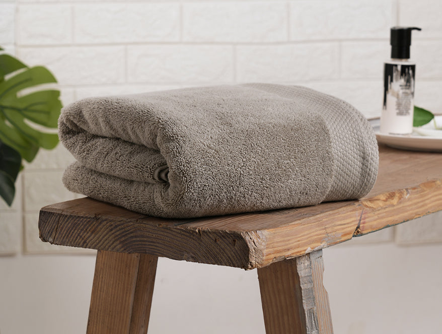 Spaces India London Fog - Light Grey 100% Egyptian Cotton Bath Towel - Luxury Egyption Cotton By Spaces - view 2