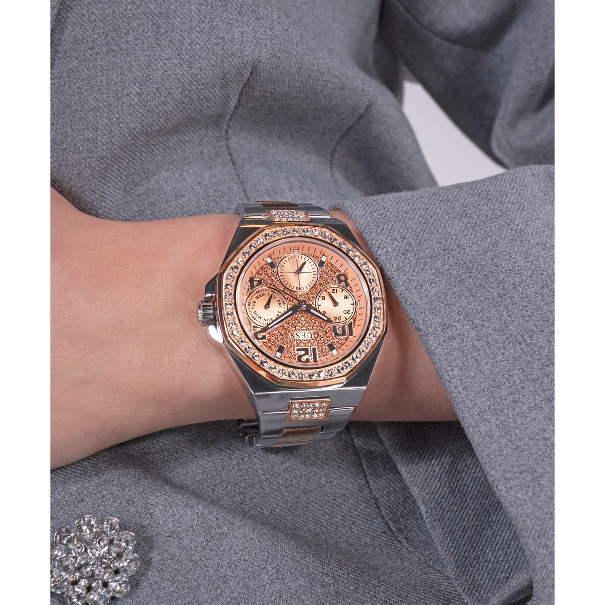 Guess Trend Women Quartz Rose Gold Dial Multi-Function Stainless Steel Watch GW0777L3 - view 6