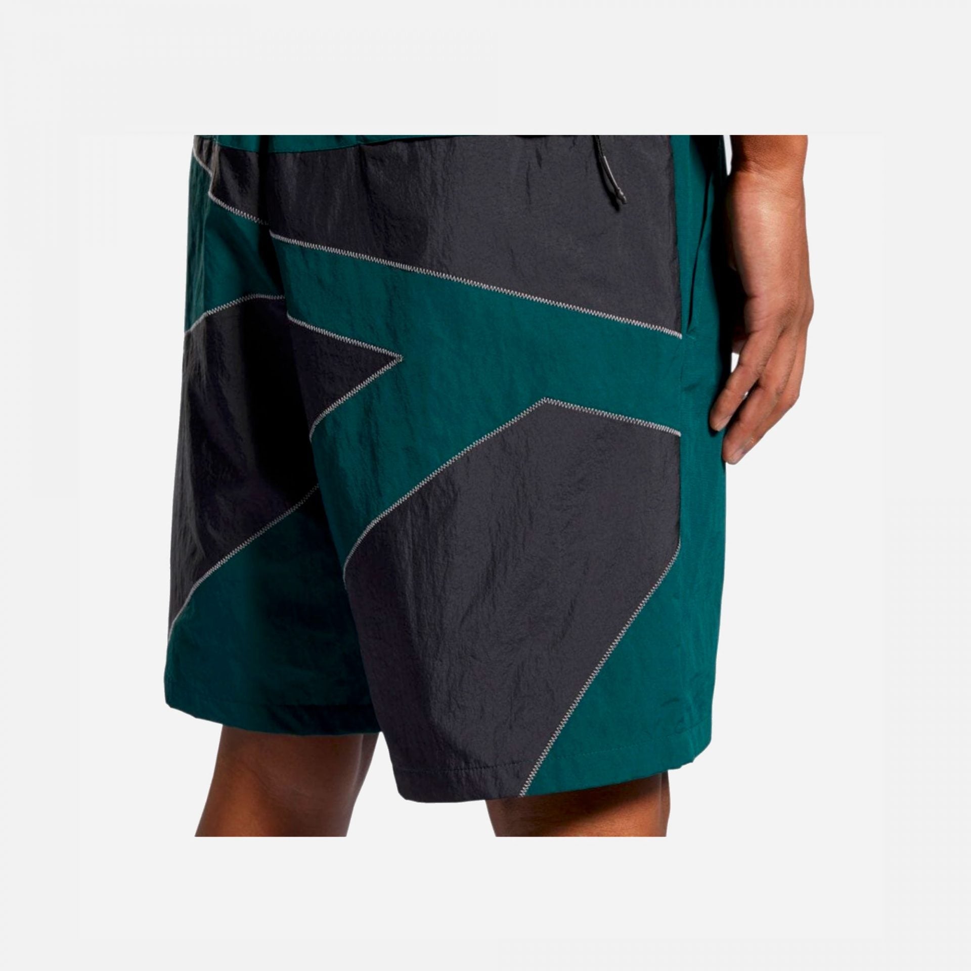 Reebok | EIGHTYONE WOVEN VECTOR SHORTS FOREST GREEN - view 2